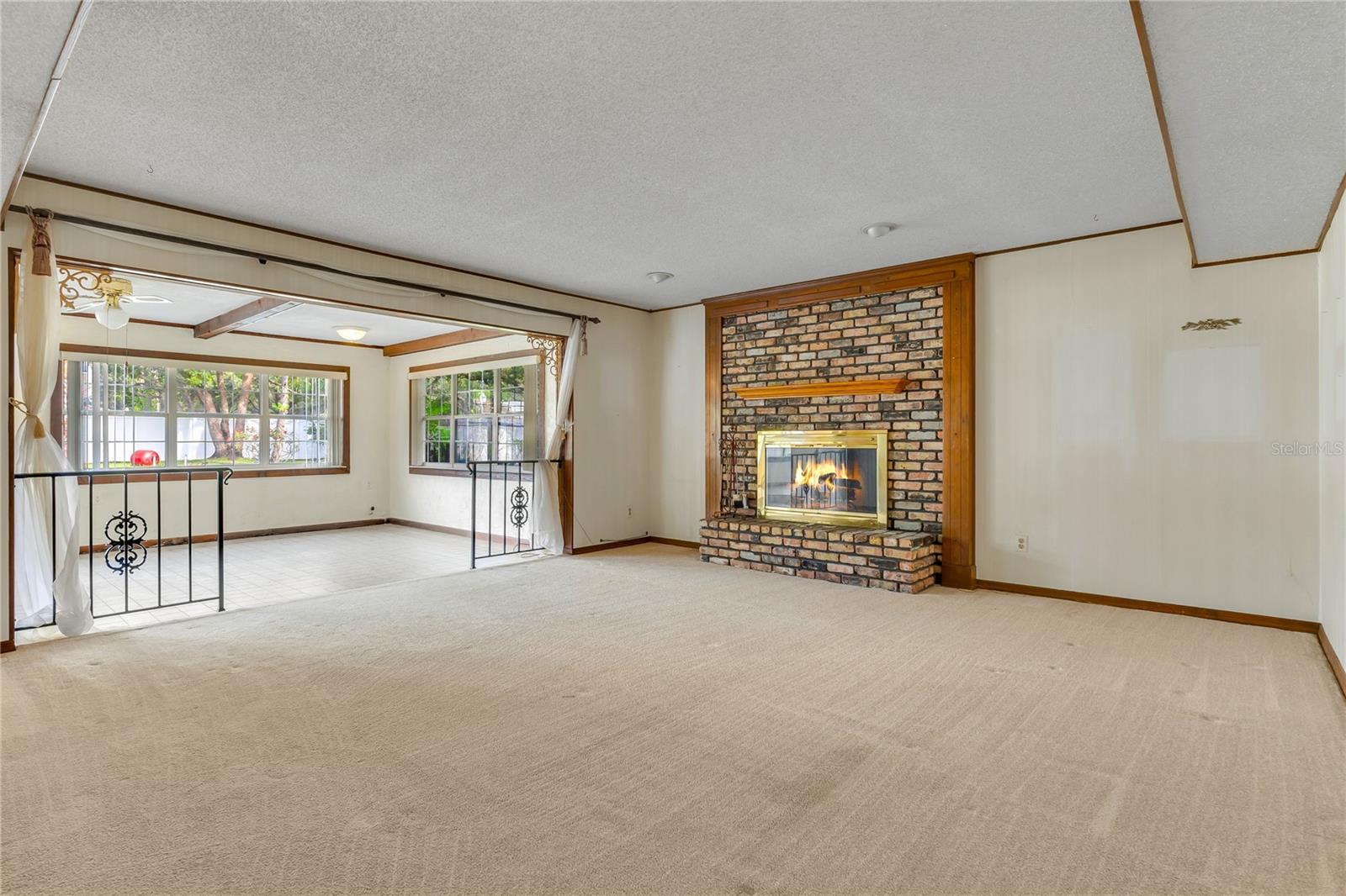 1218 HOWELL CREEK DRIVE