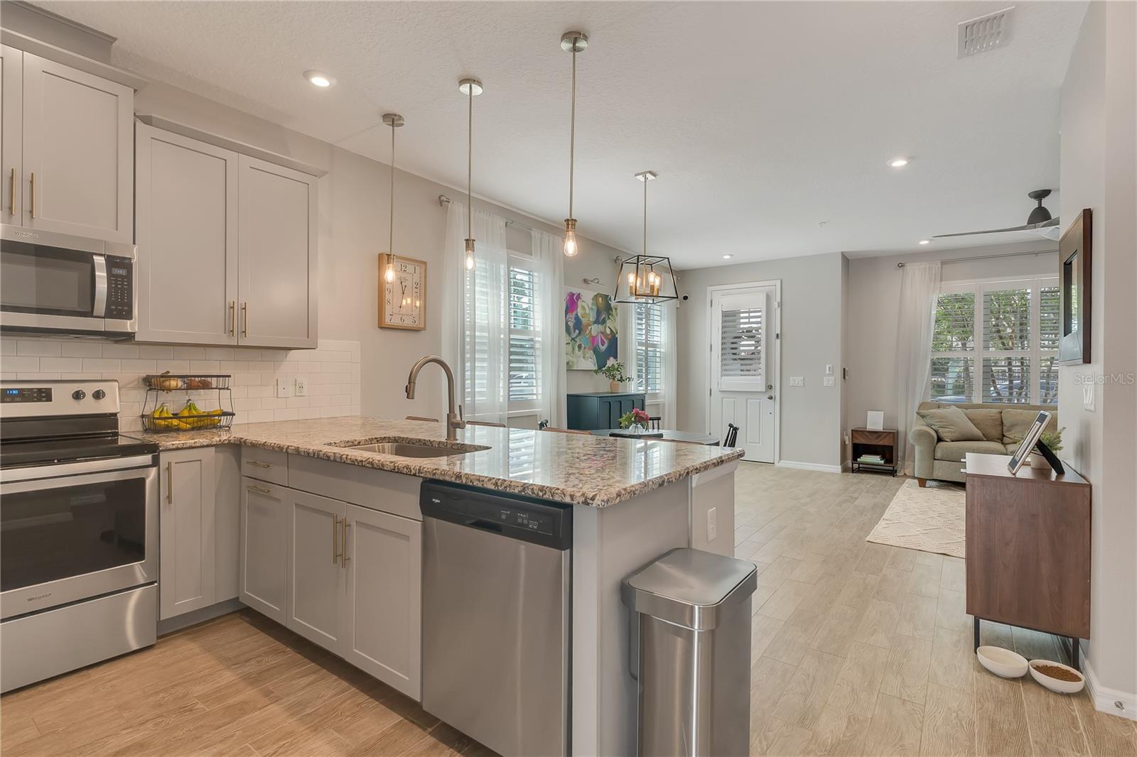 10027 RANDAL WALK ST