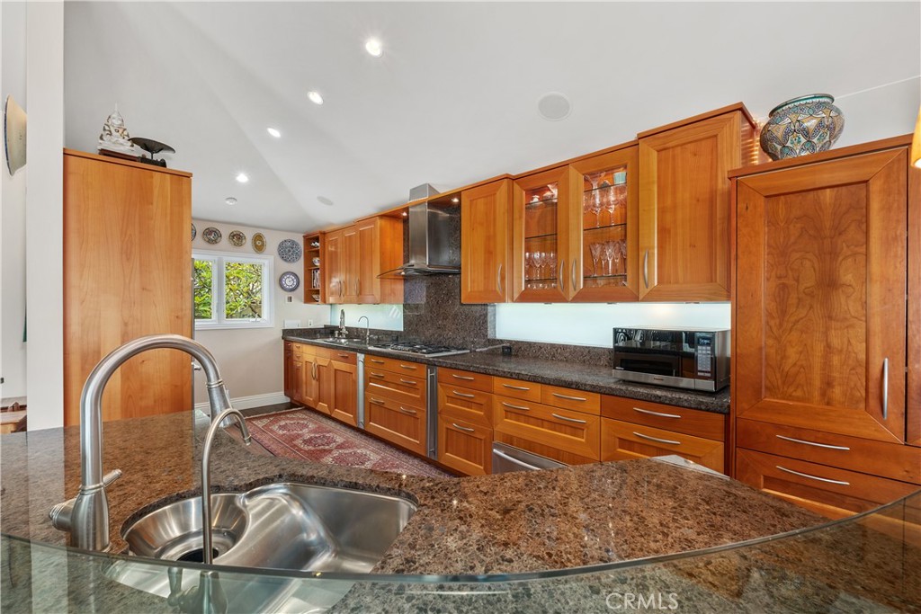 535 High Dr
