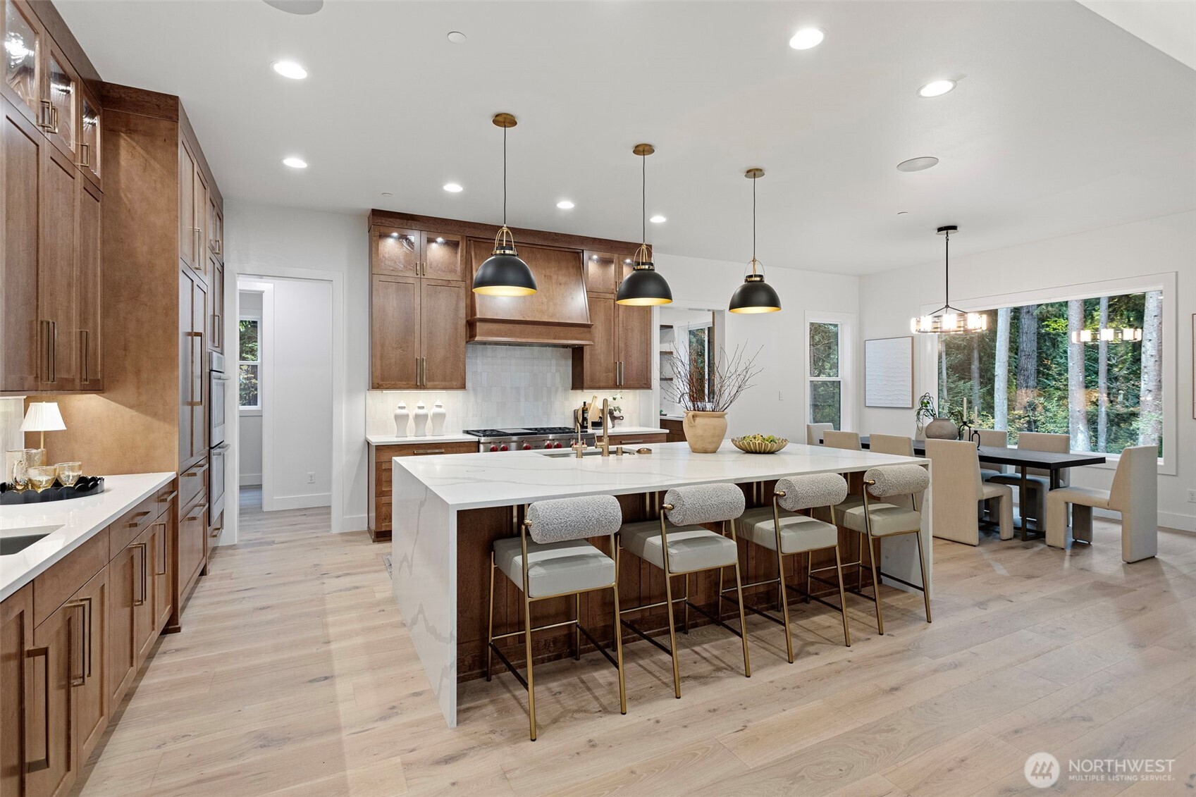 7107 254th Avenue NE