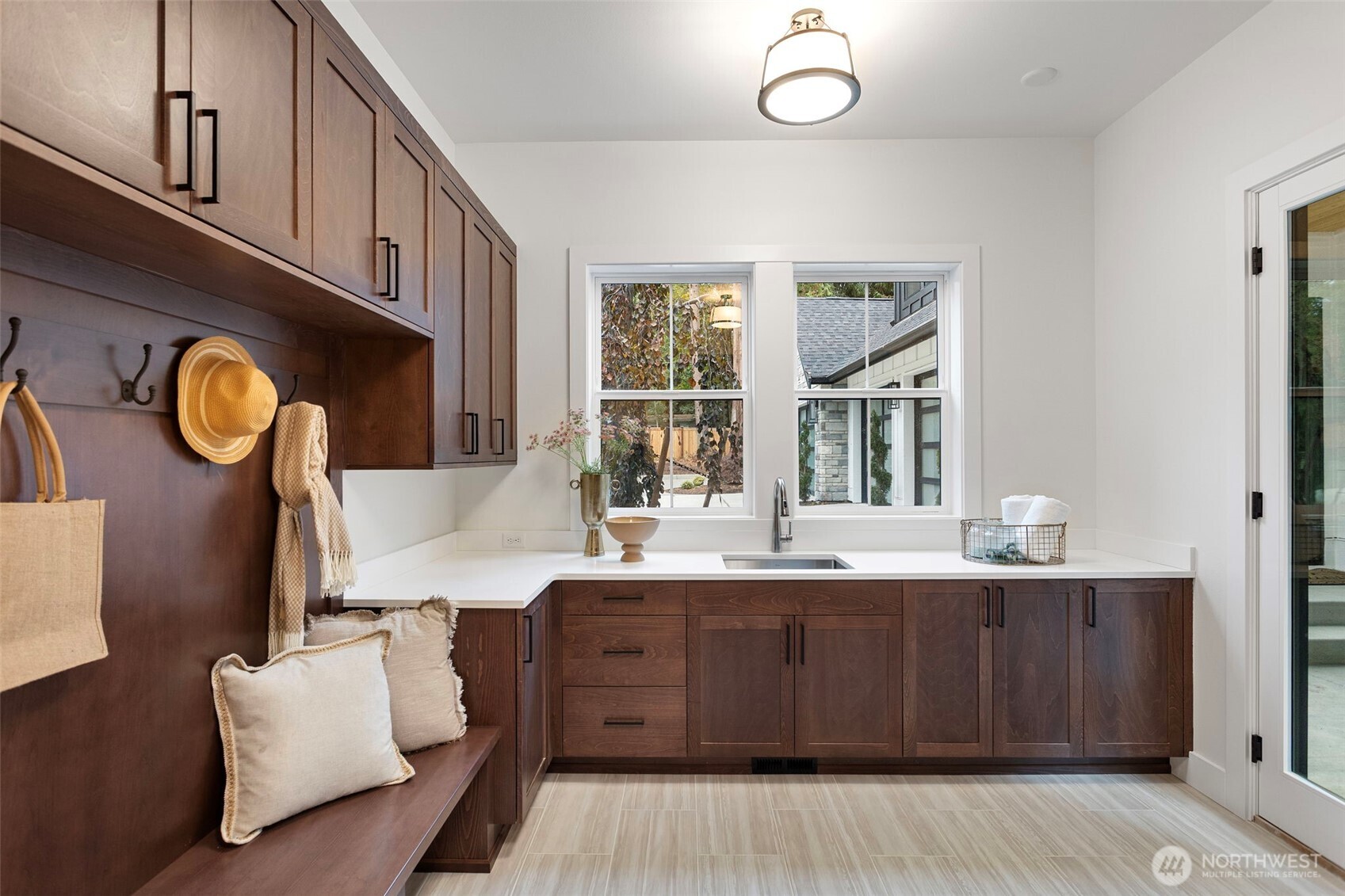 7107 254th Avenue NE