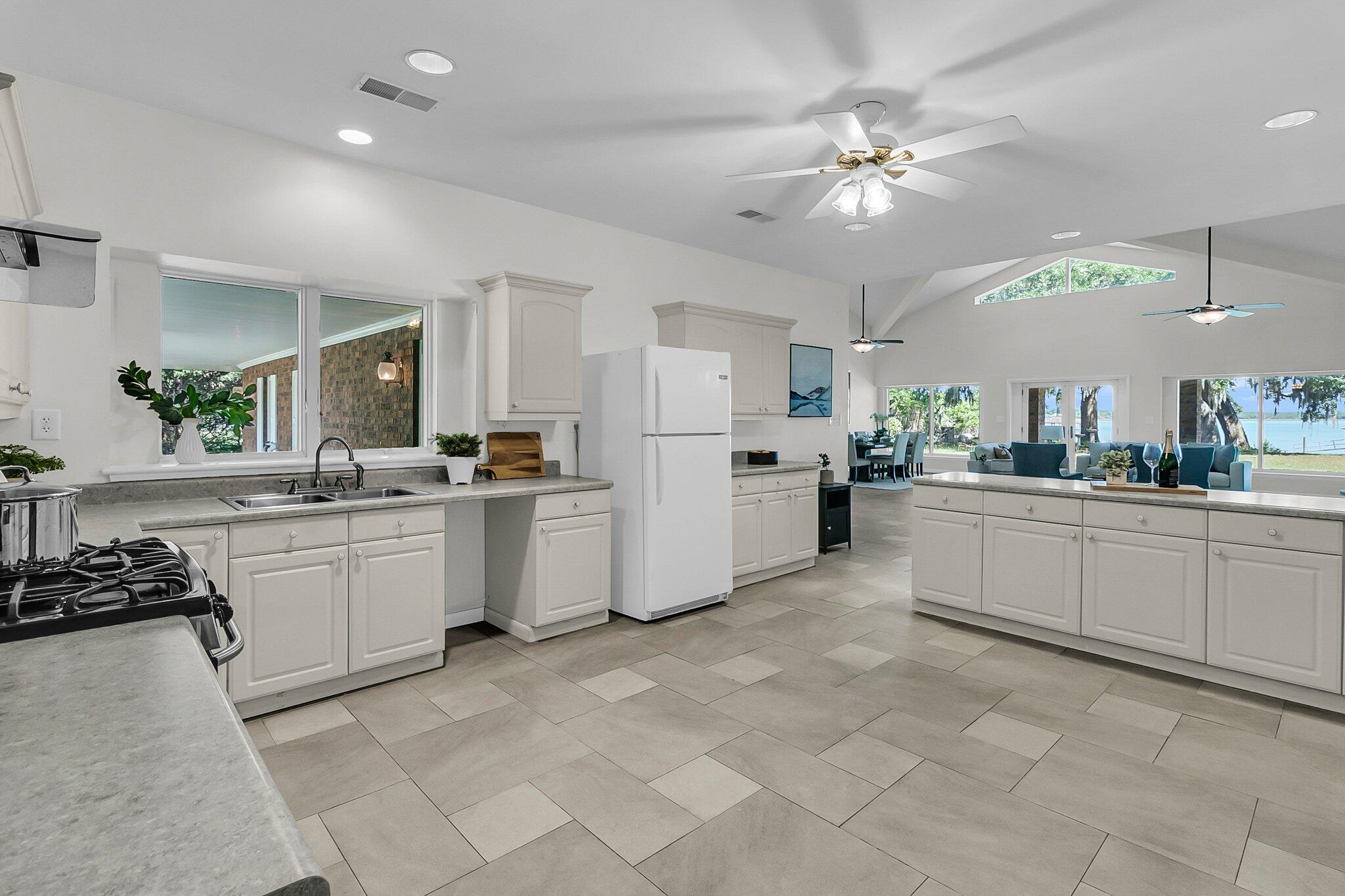 1085 Harts Bluff Road