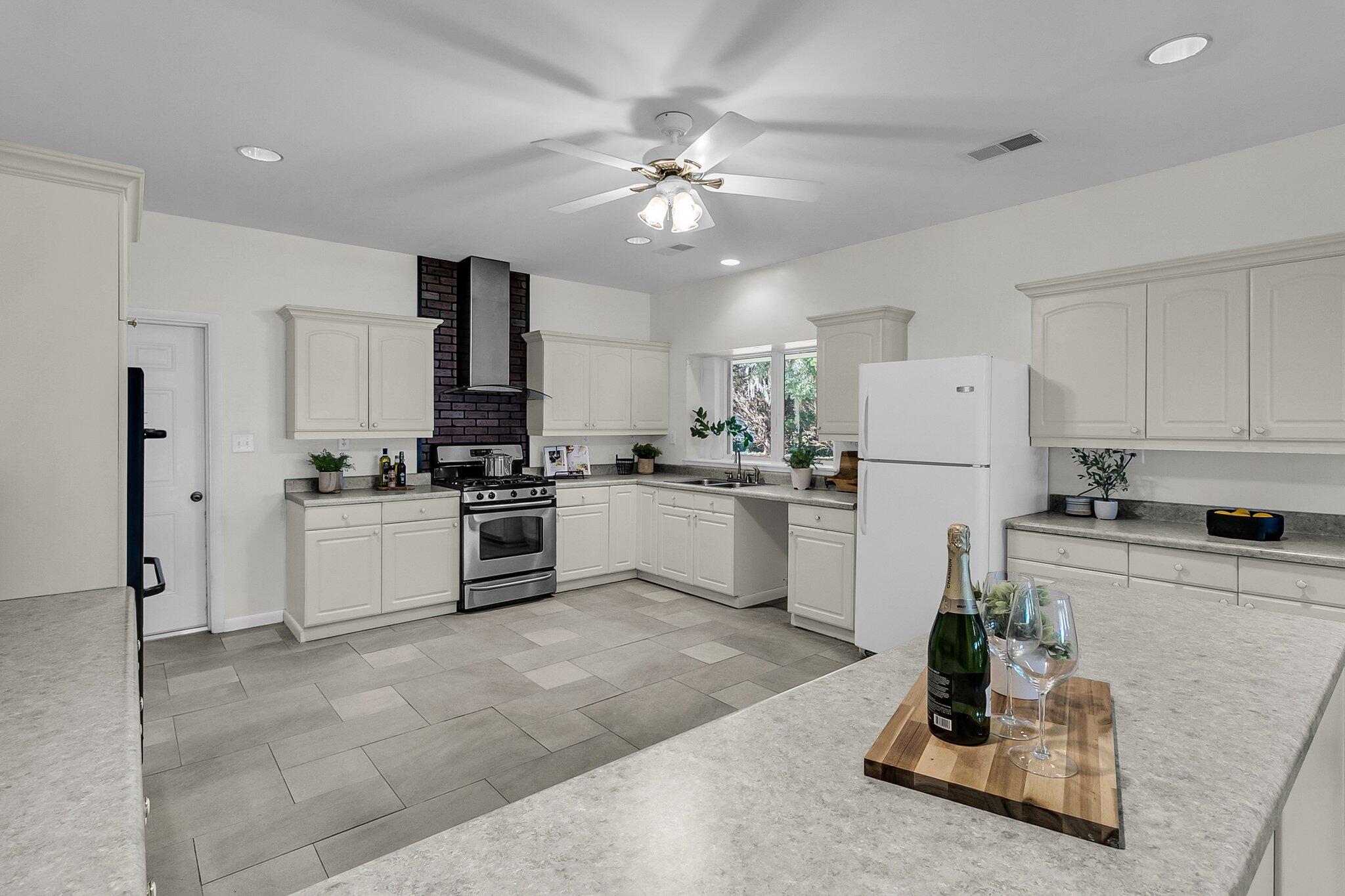 1085 Harts Bluff Road