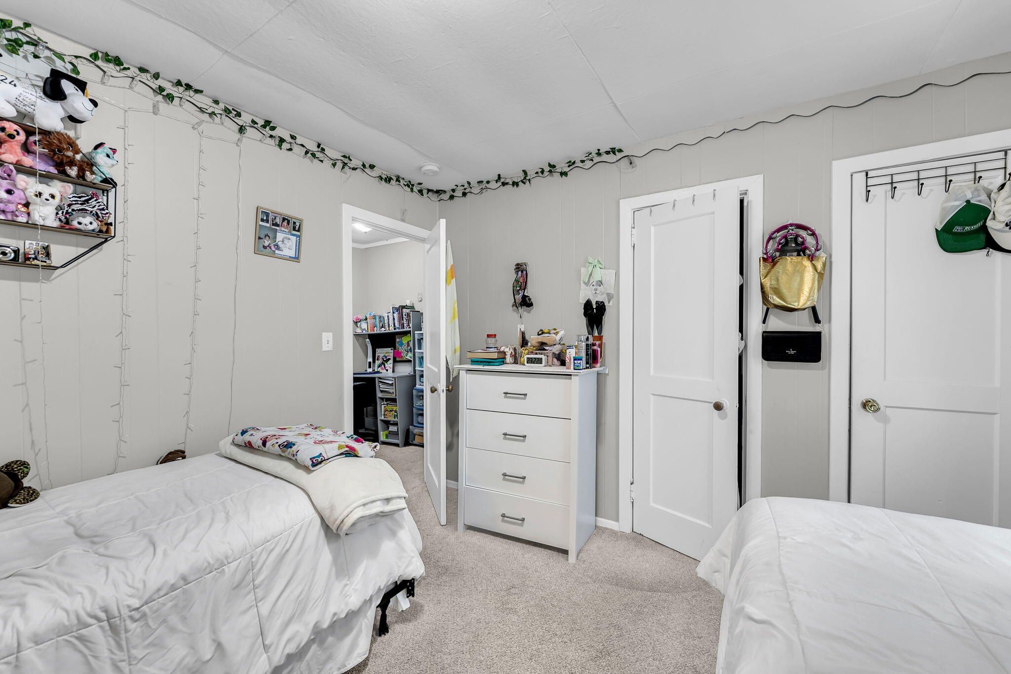 7625 E Oakridge Circle # B Unit: A & B