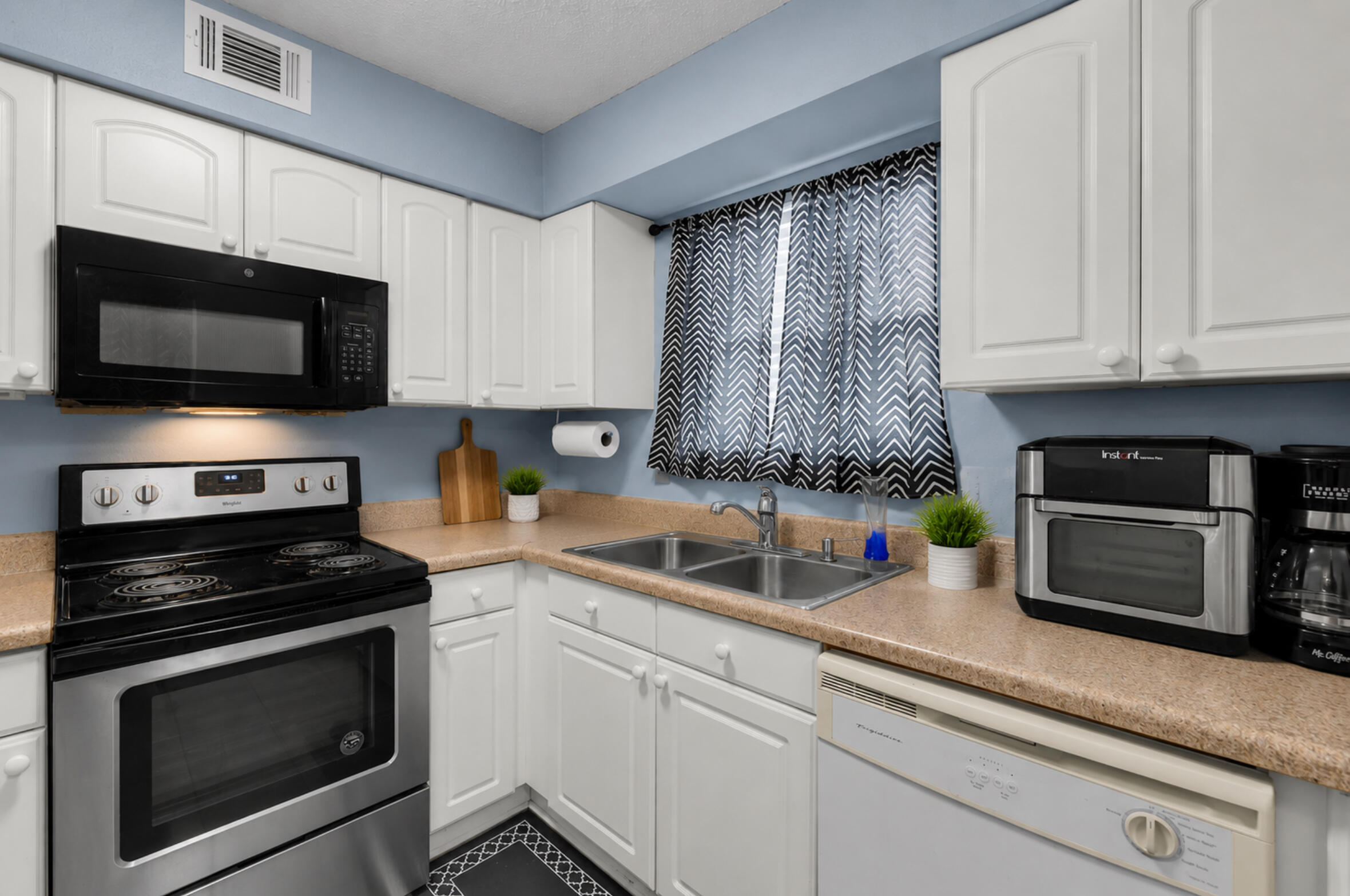 118 Luden Drive Apt B