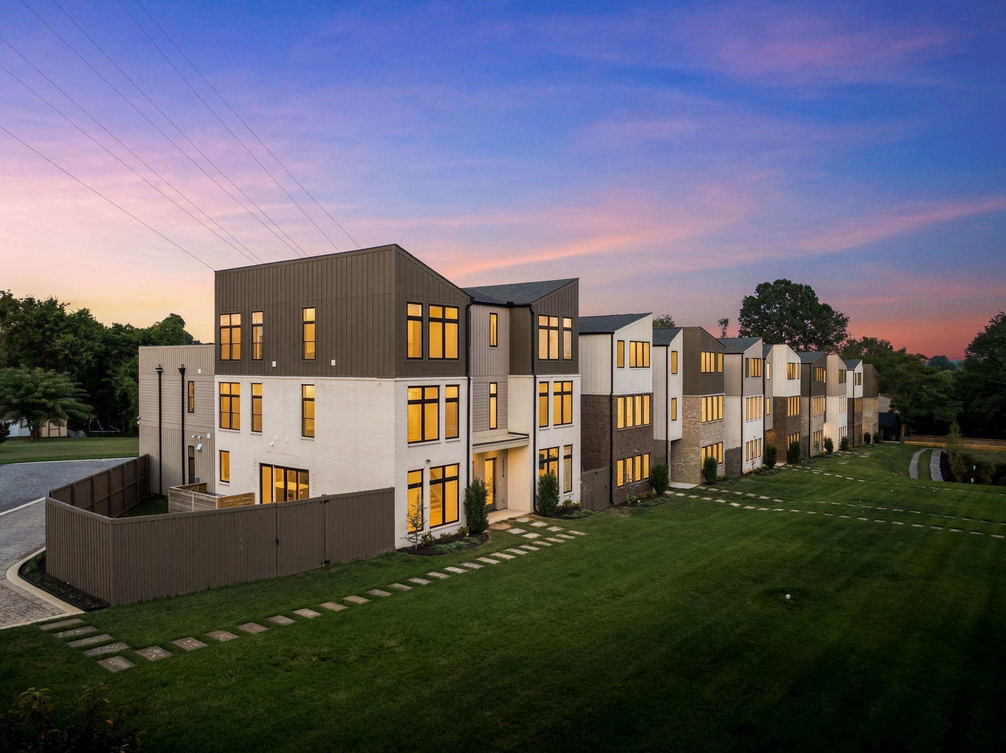 2305 Eastland Ave Unit: J