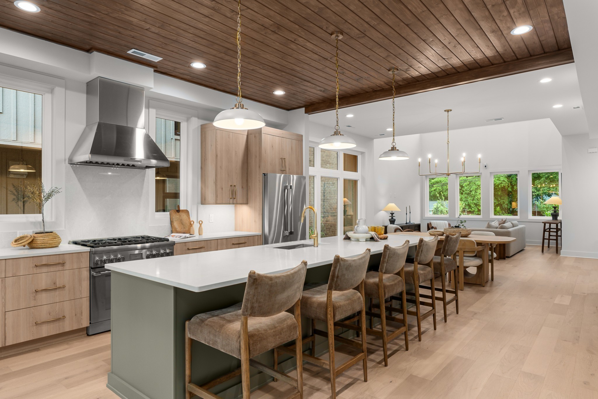 2305 Eastland Ave Unit: J