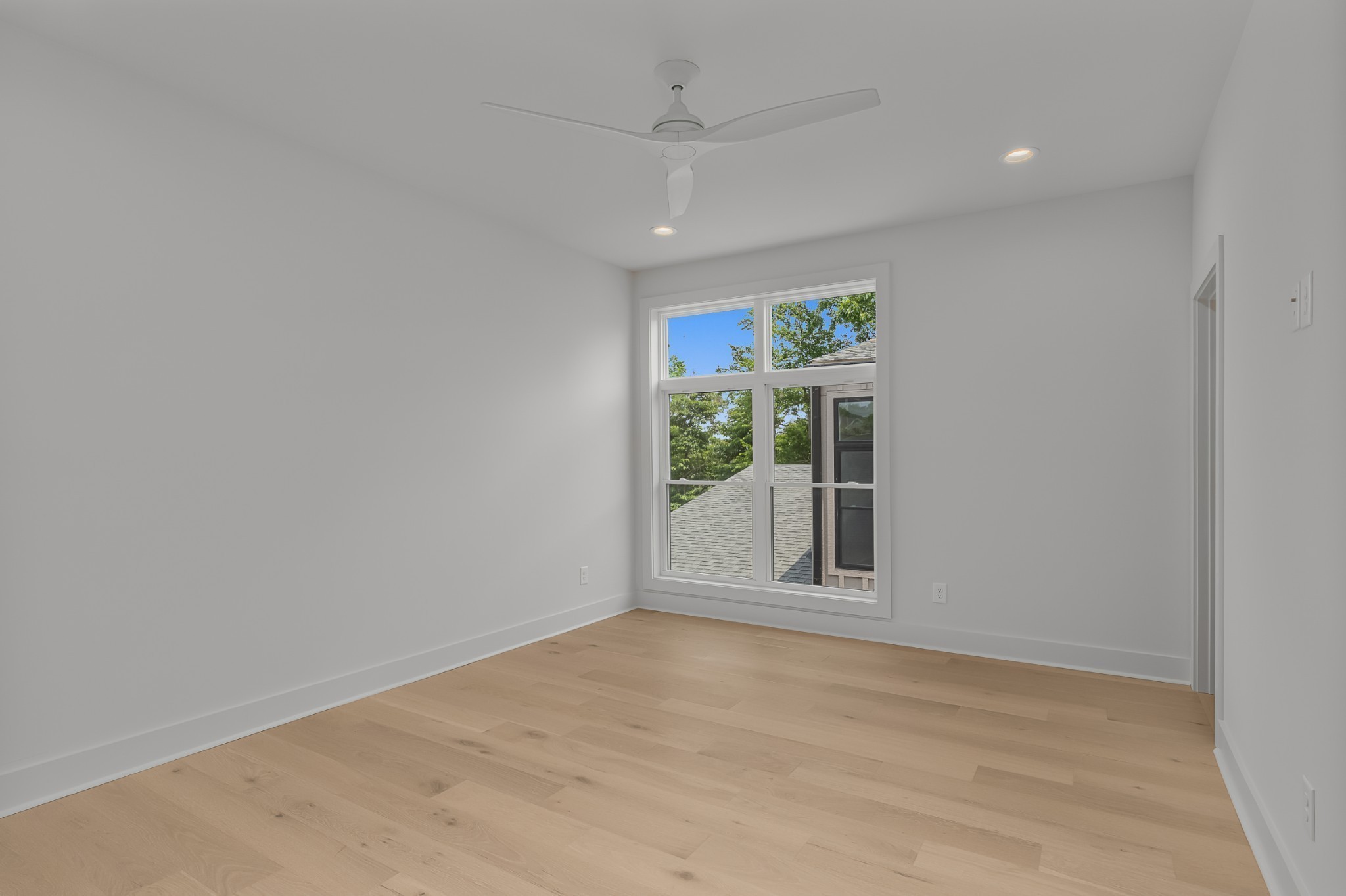 2305 Eastland Ave Unit: J