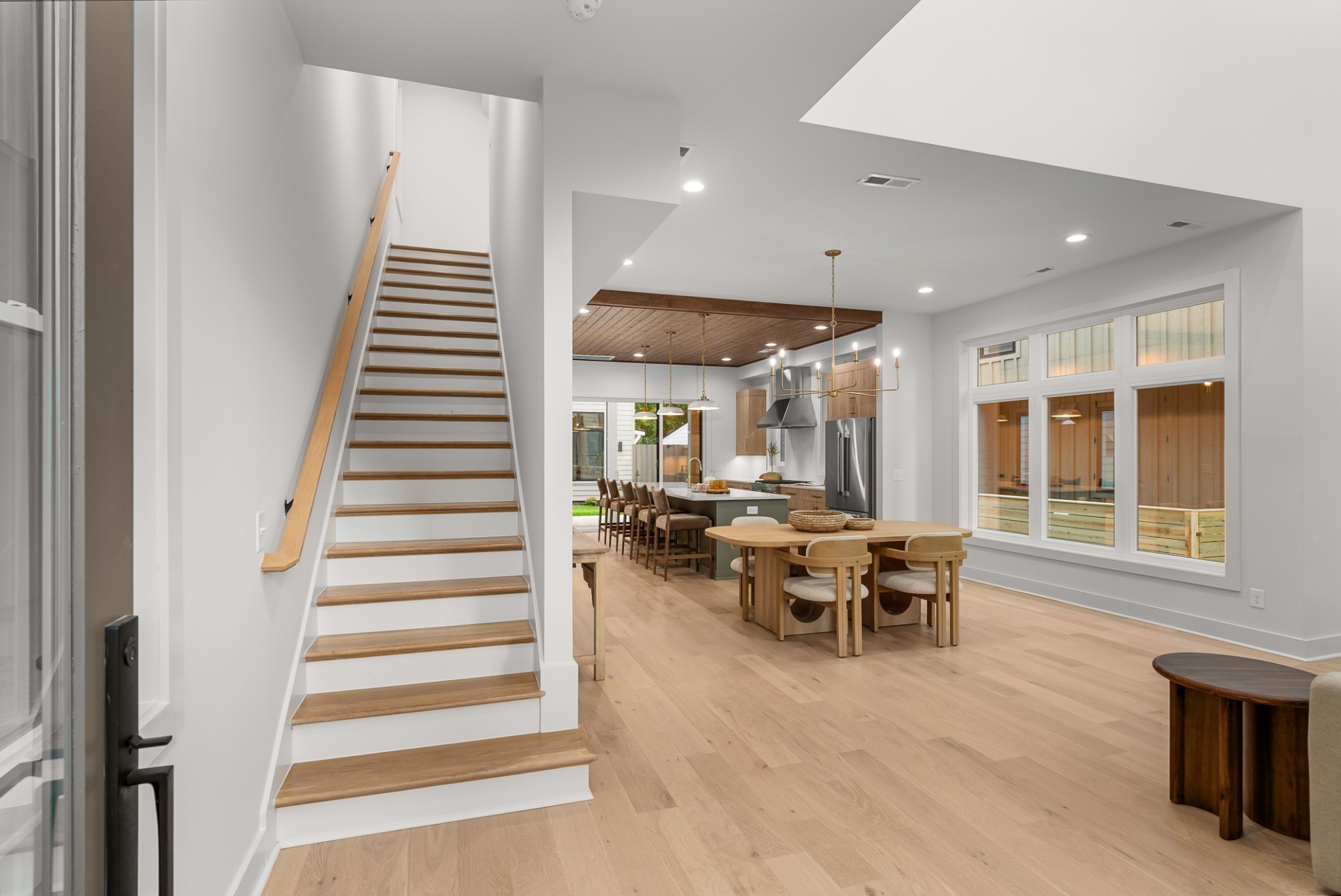 2305 Eastland Ave Unit: J