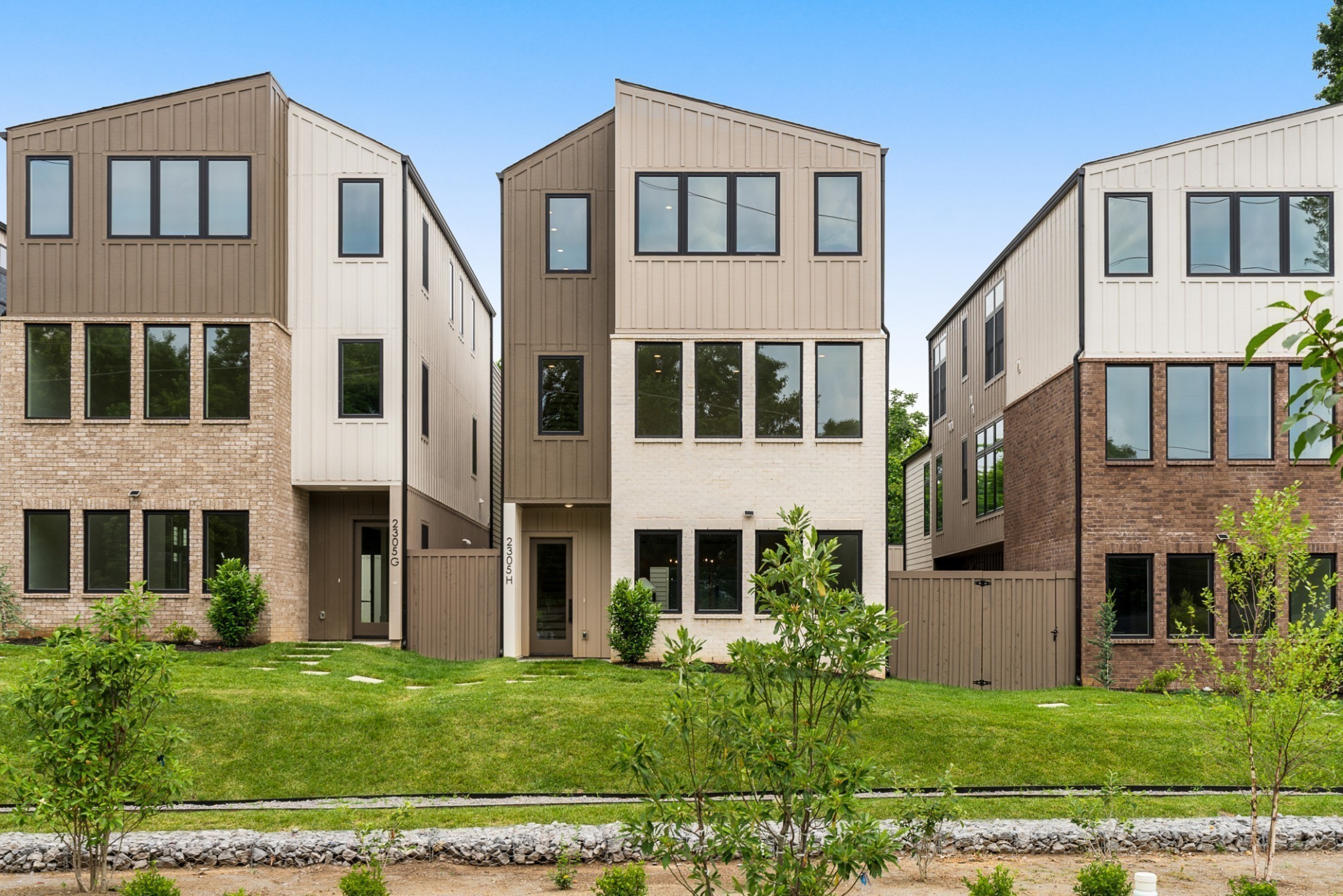 2305 Eastland Ave Unit: J