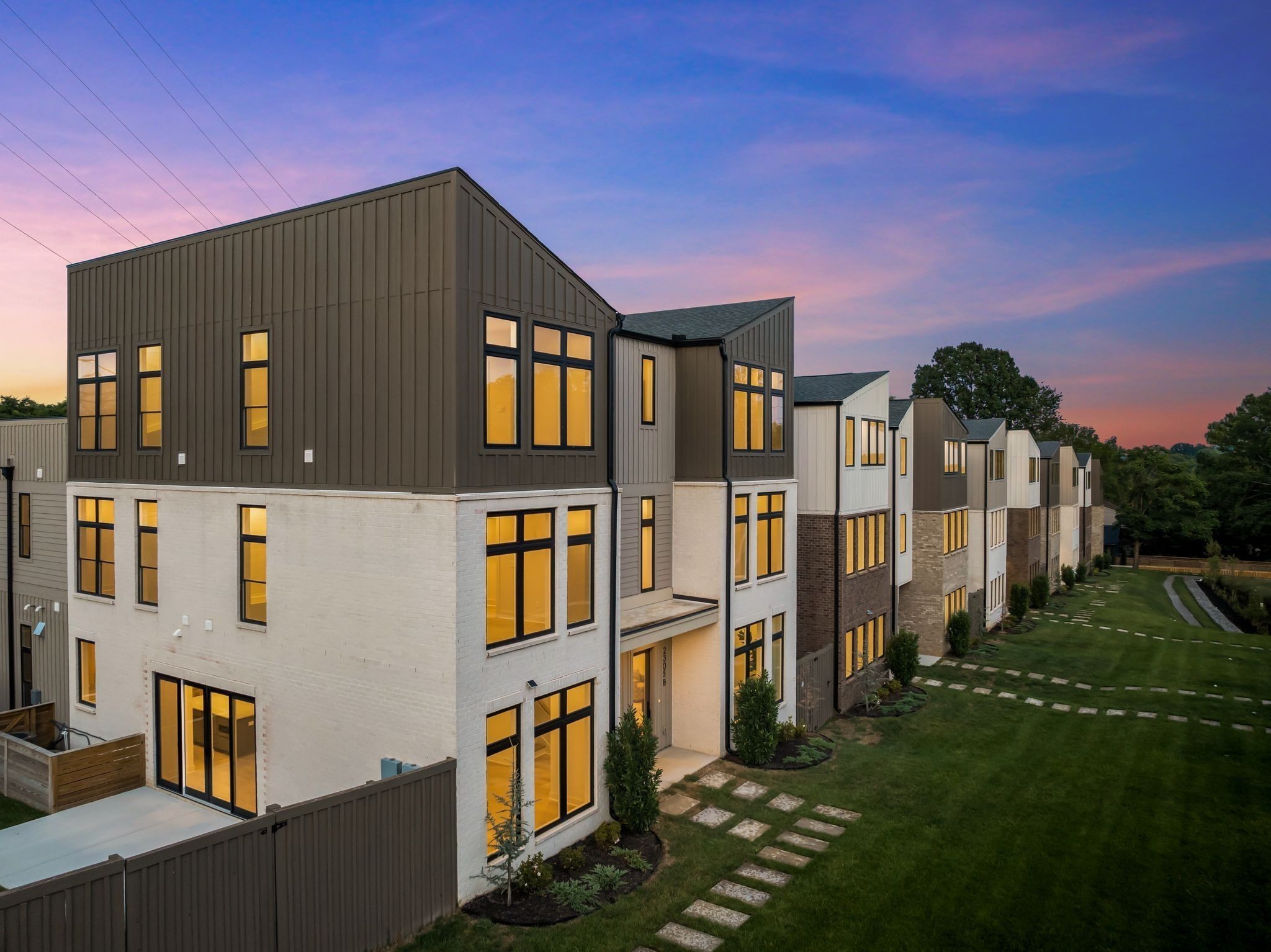 2305 Eastland Ave Unit: J