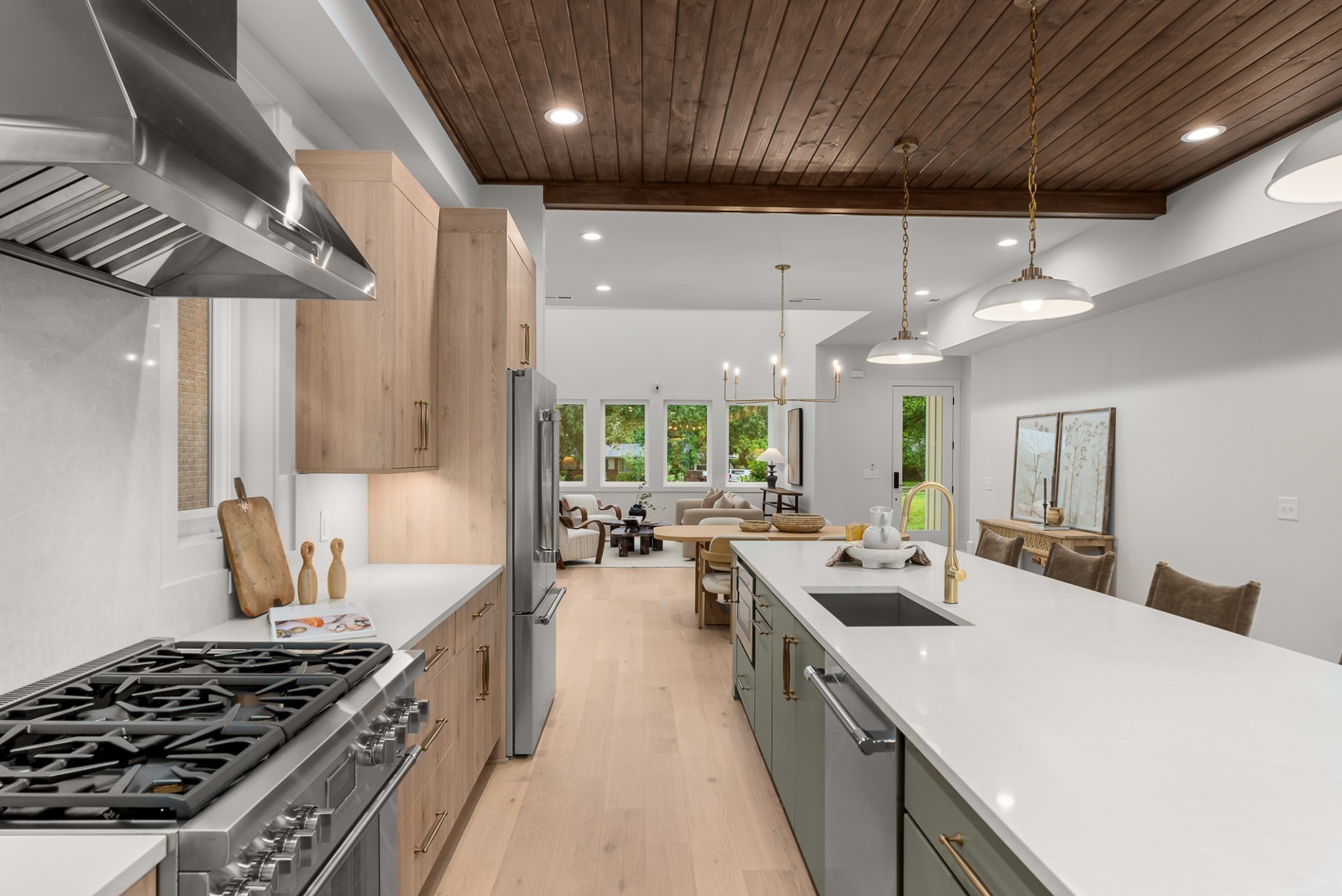2305 Eastland Ave Unit: J