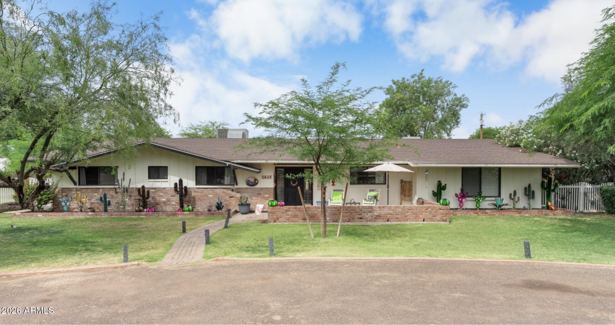 7026 E SUNNYSIDE Drive
