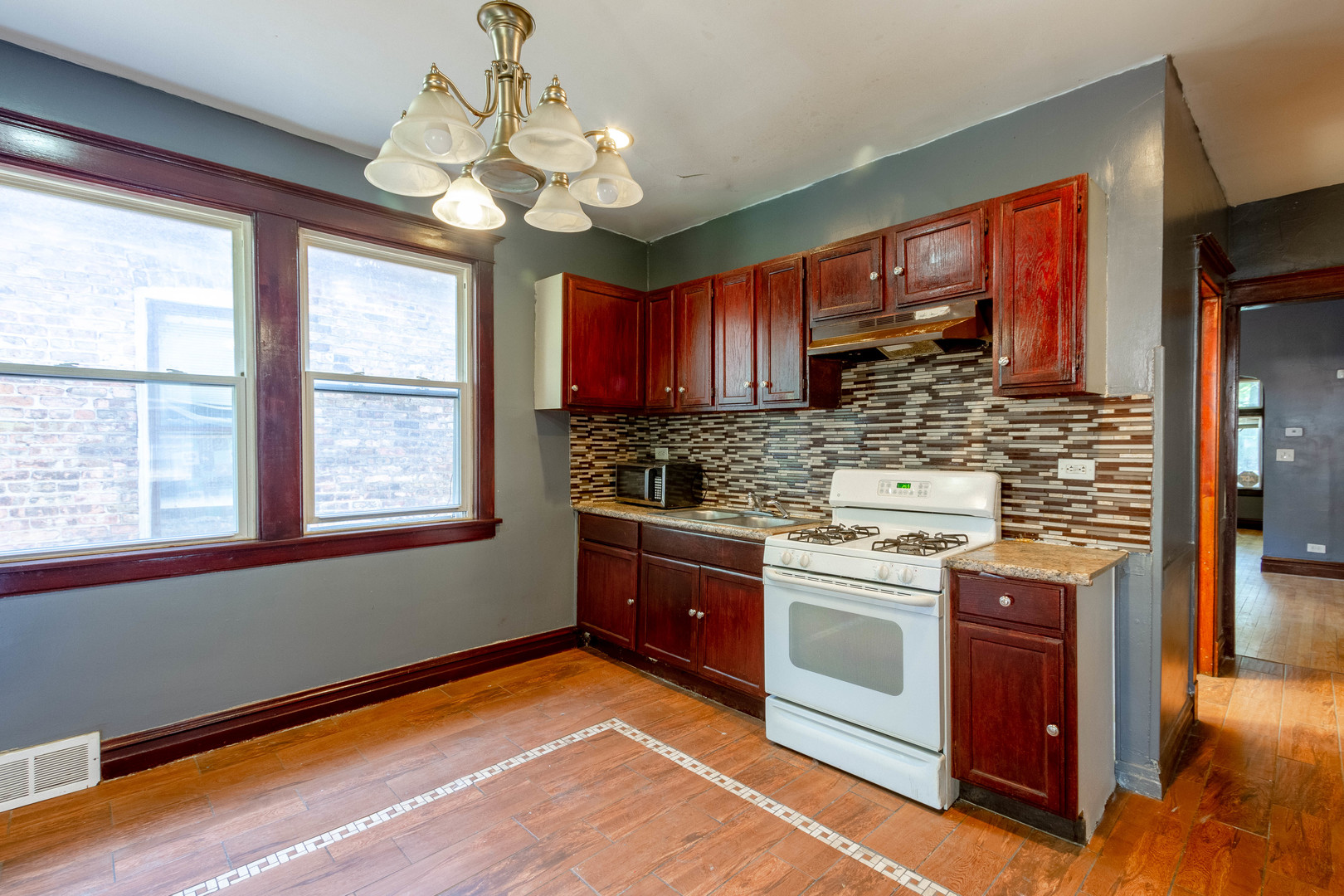 11815 S Peoria Street