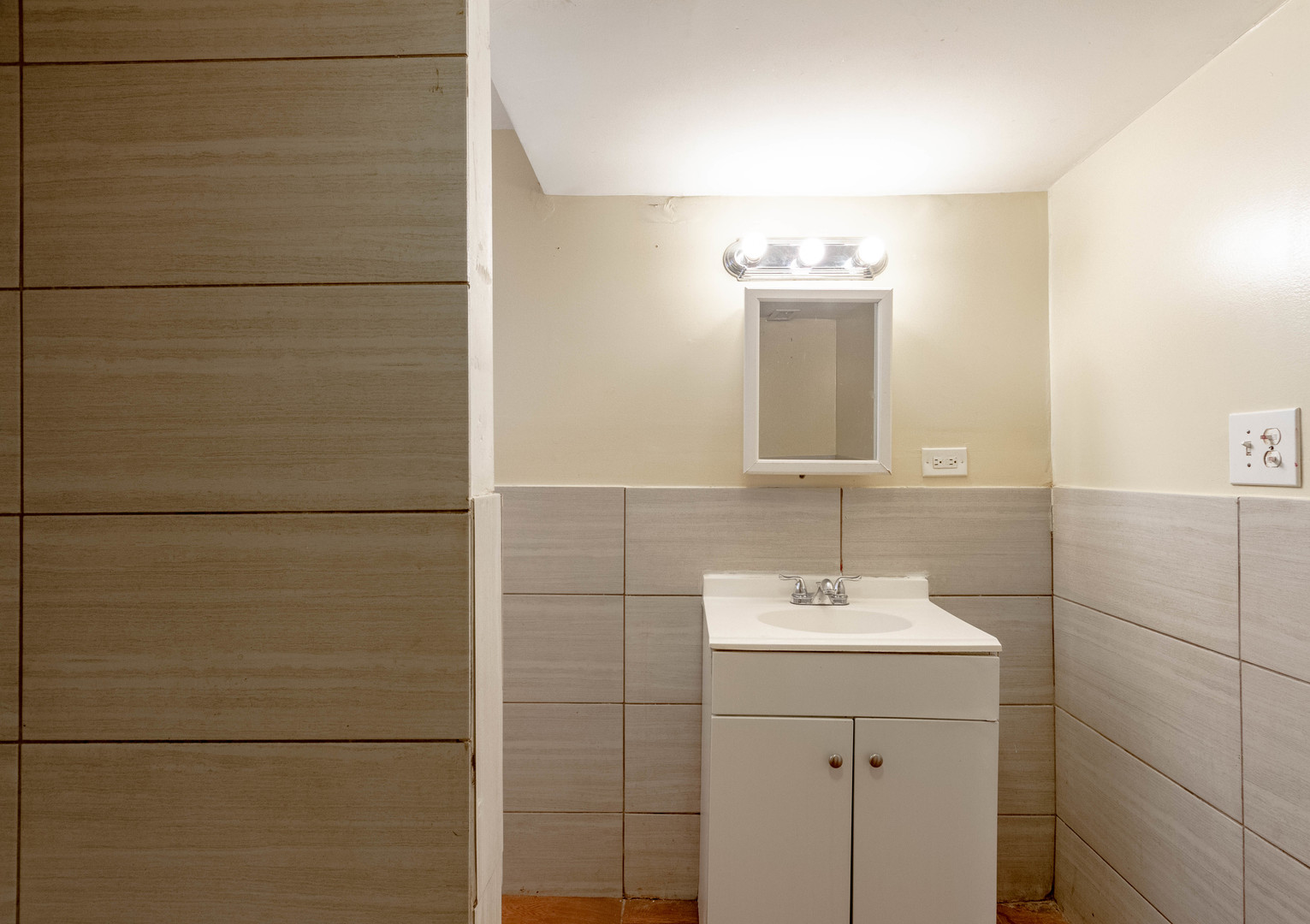 11815 S Peoria Street