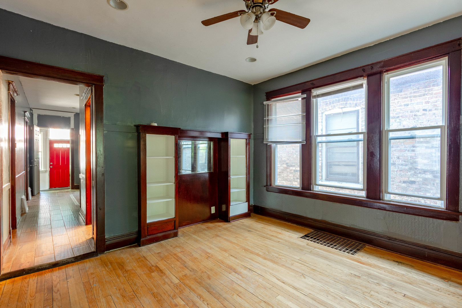 11815 S Peoria Street