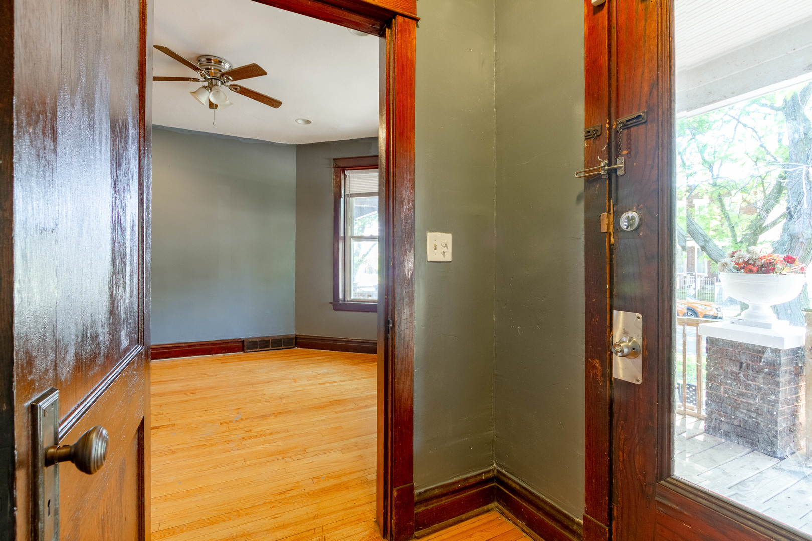 11815 S Peoria Street