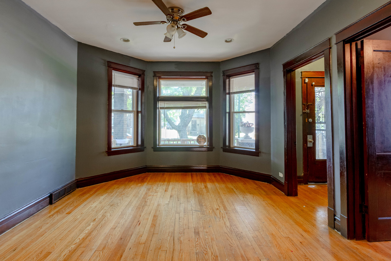 11815 S Peoria Street