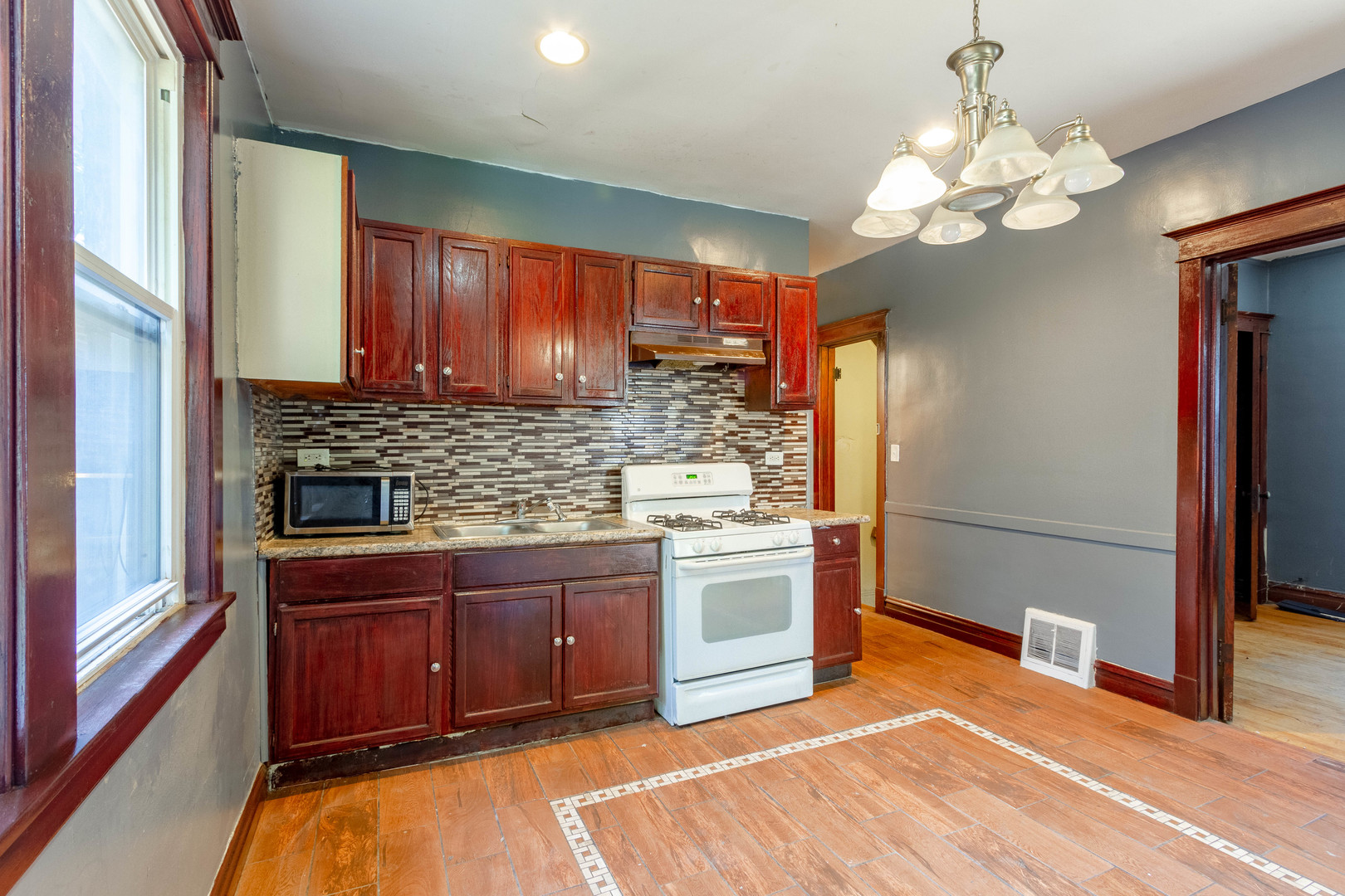 11815 S Peoria Street