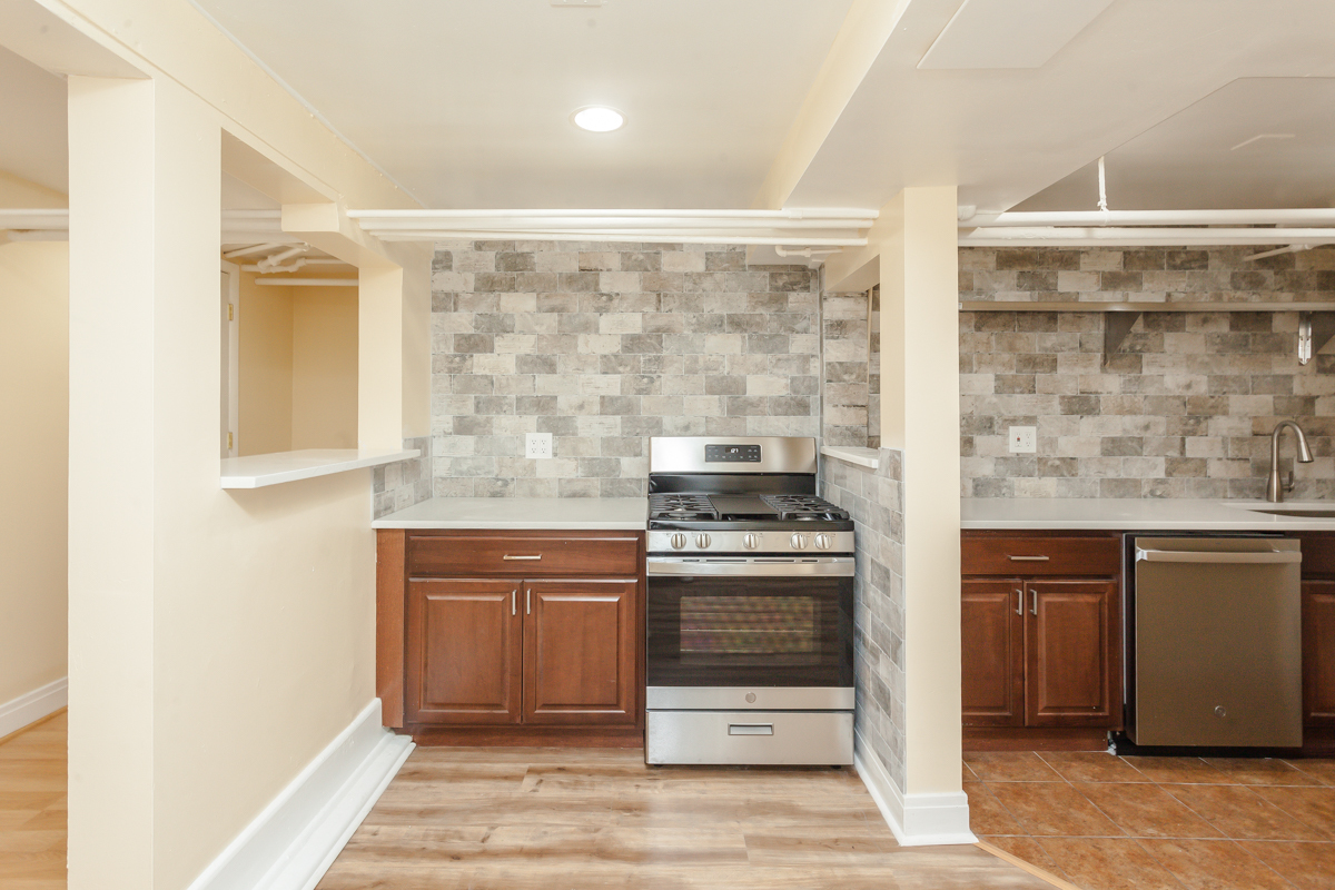 1654 W Melrose Street Unit: G