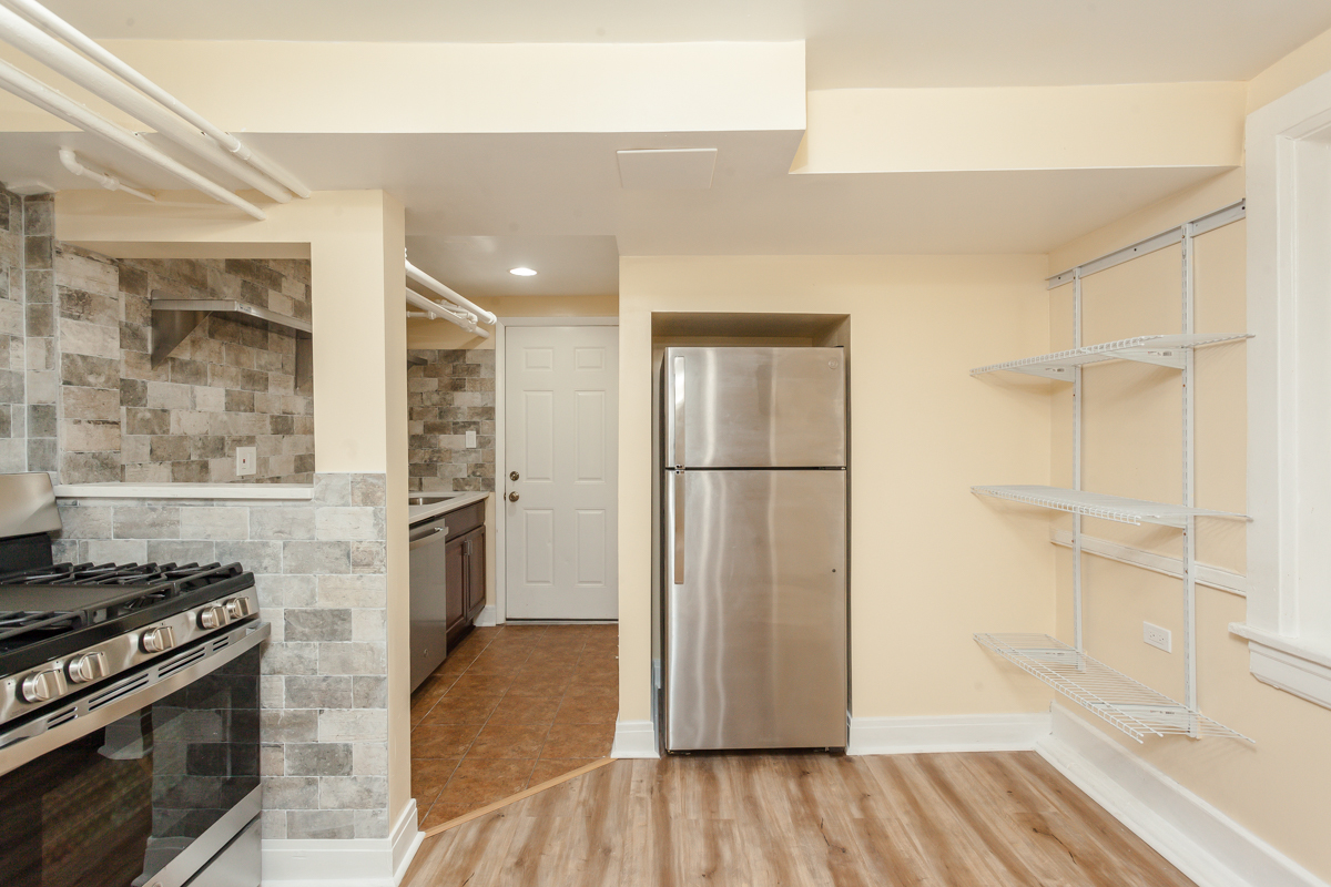 1654 W Melrose Street Unit: G