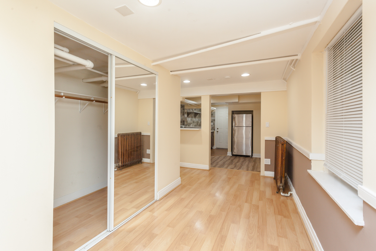 1654 W Melrose Street Unit: G