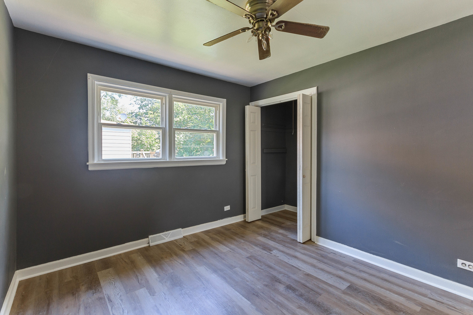 11727 S Peoria Street