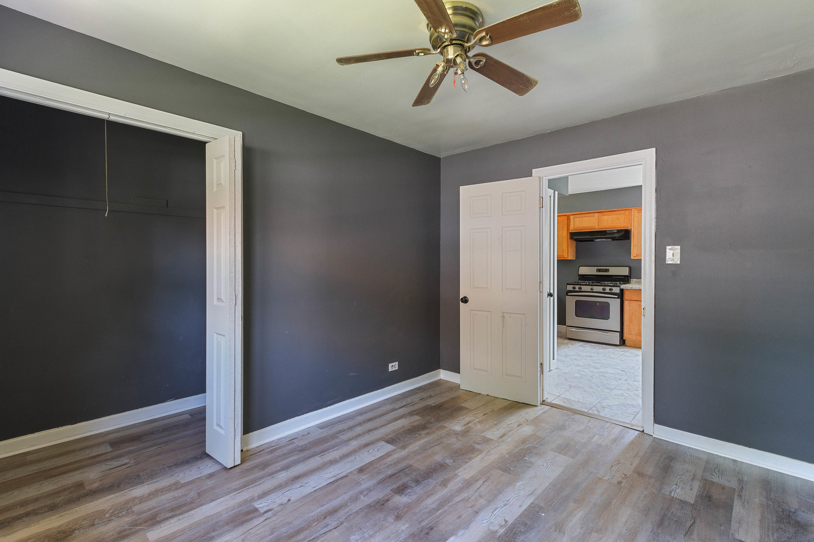 11727 S Peoria Street