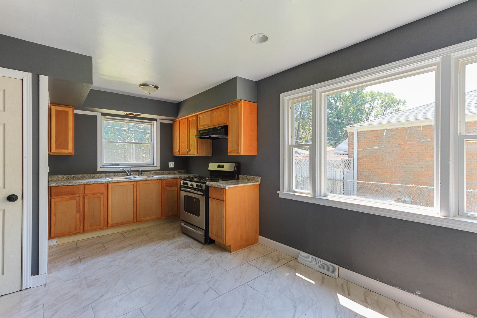 11727 S Peoria Street