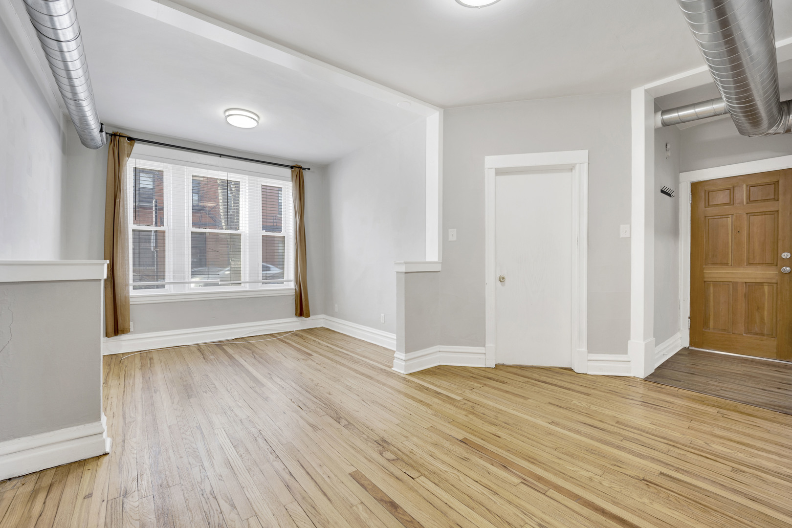 2255 S Oakley Avenue Unit: 1