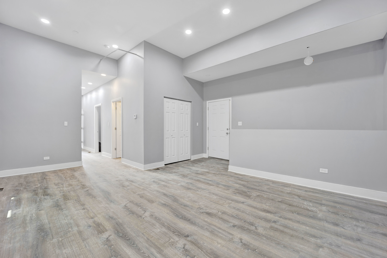 2286 S Blue Island Avenue Unit: 1R