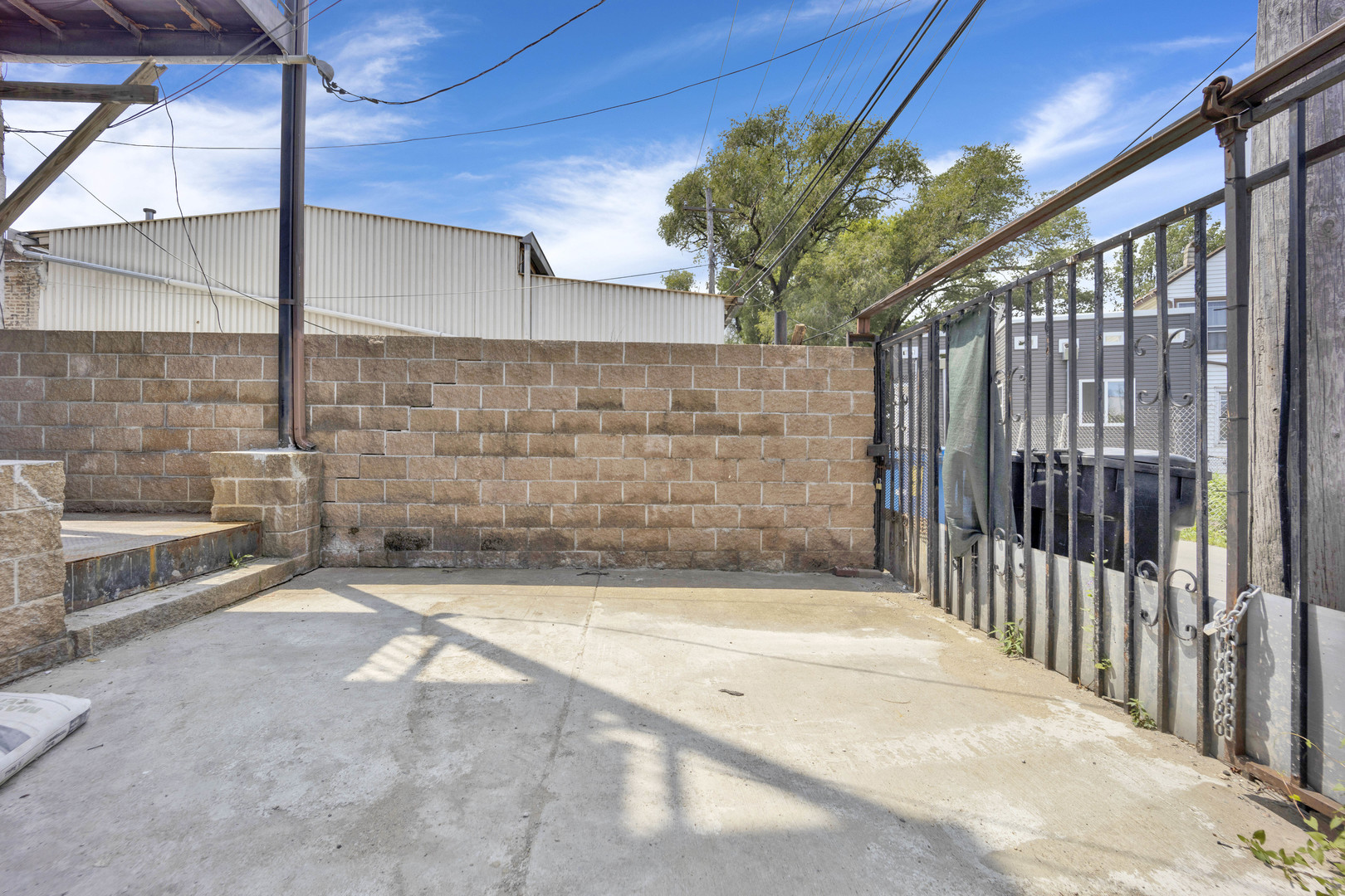 2286 S Blue Island Avenue Unit: 1R