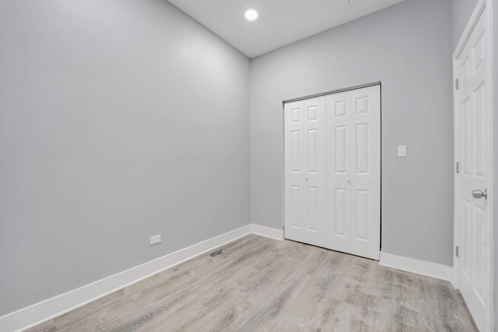 2286 S Blue Island Avenue Unit: 1R