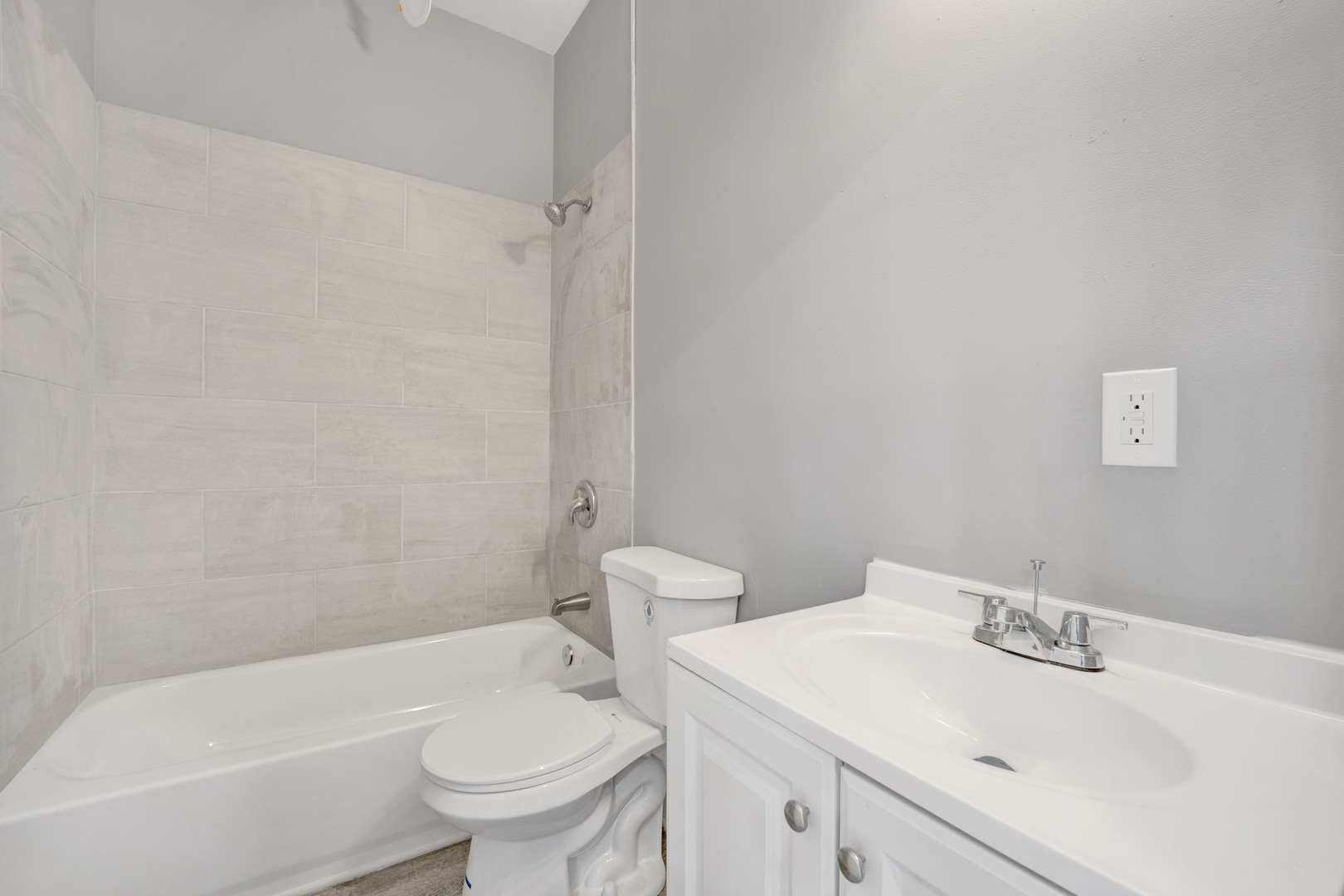 2286 S Blue Island Avenue Unit: 1R