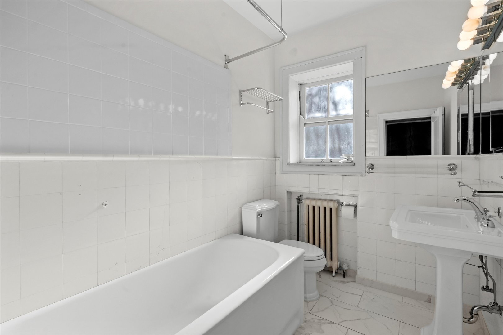 1415 N Astor Street Unit: 3