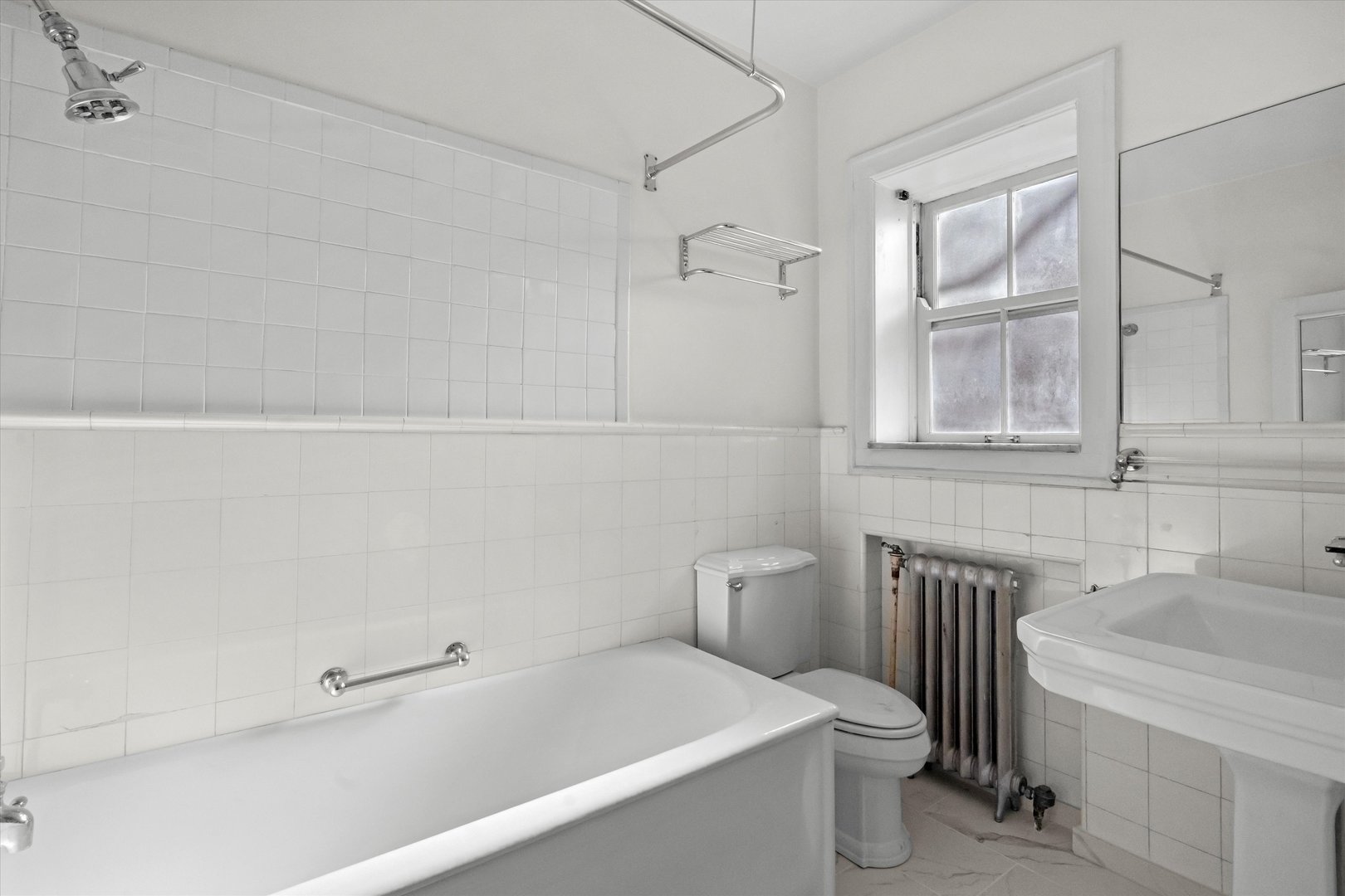 1415 N Astor Street Unit: 3