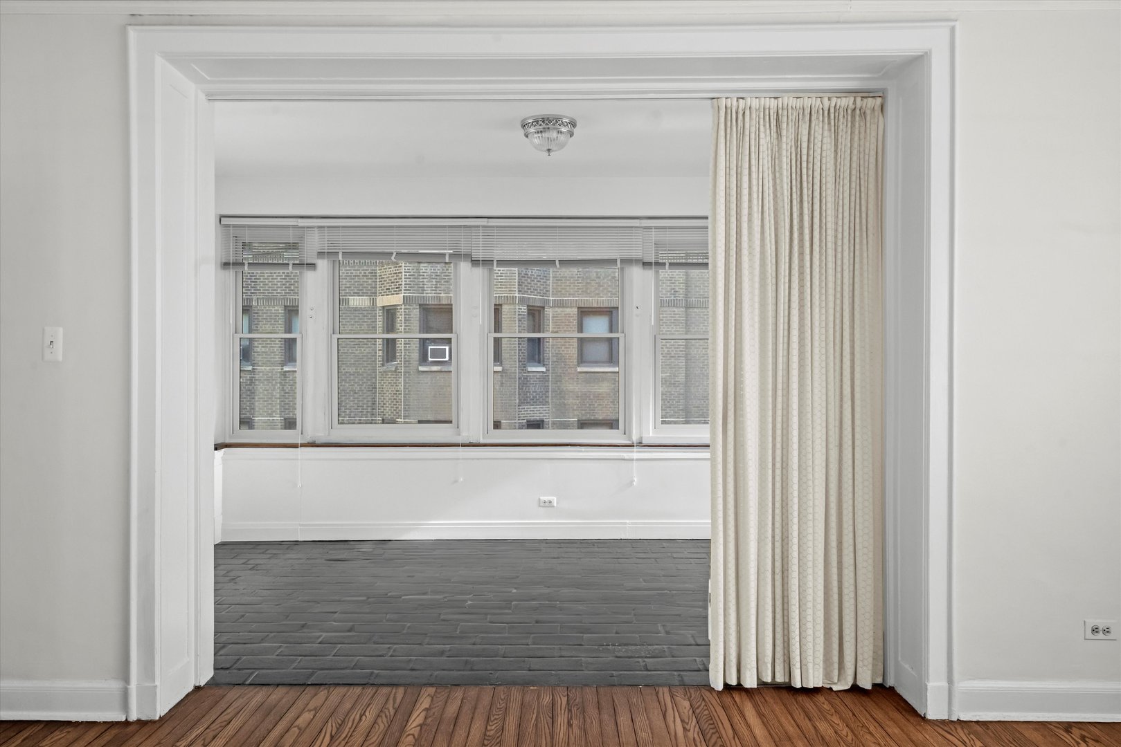 1415 N Astor Street Unit: 3