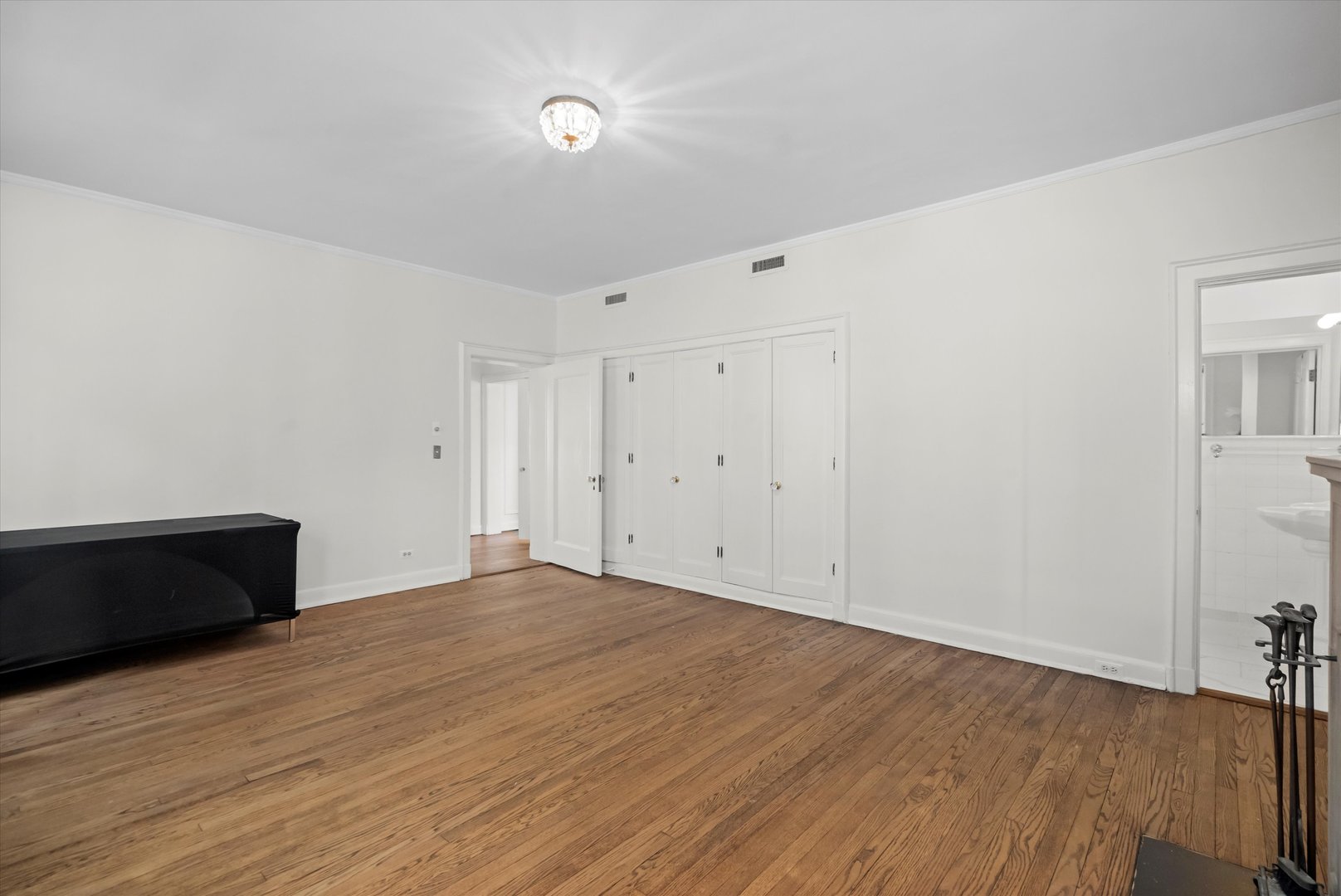 1415 N Astor Street Unit: 3