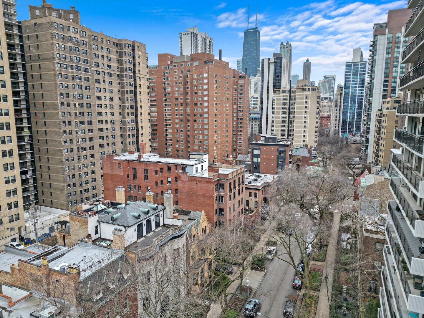 1415 N Astor Street Unit: 3