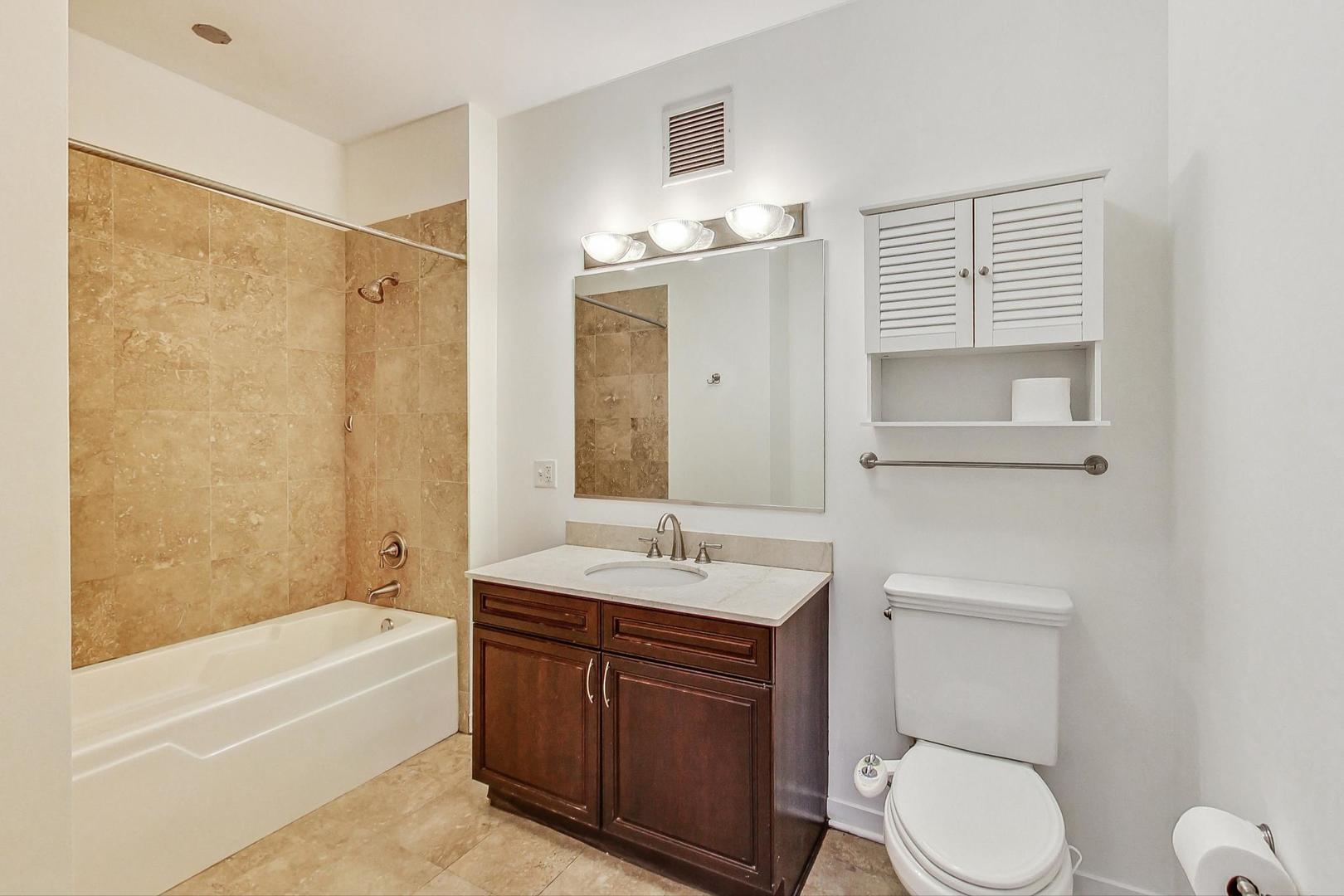 757 N Orleans Street Unit: 1203