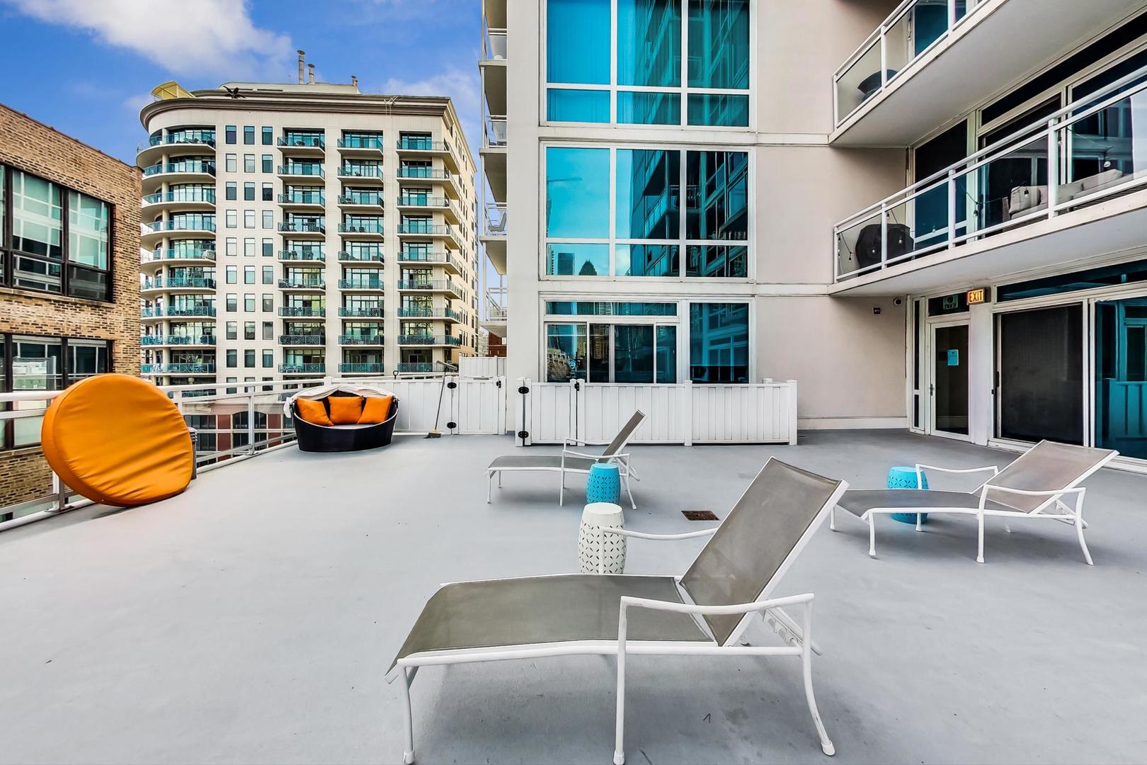 757 N Orleans Street Unit: 1203