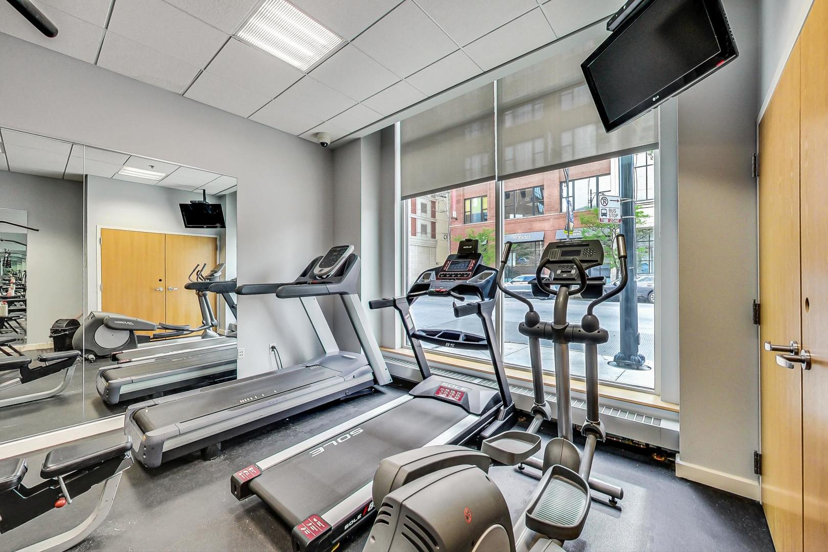 757 N Orleans Street Unit: 1203