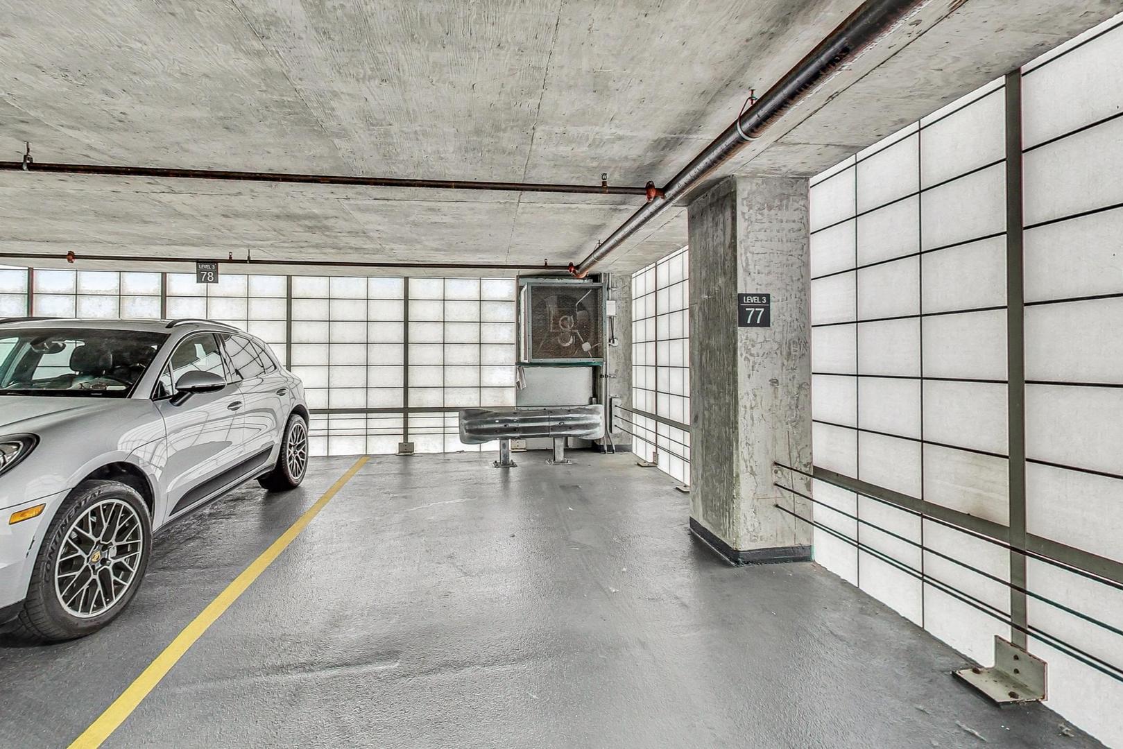 757 N Orleans Street Unit: 1203