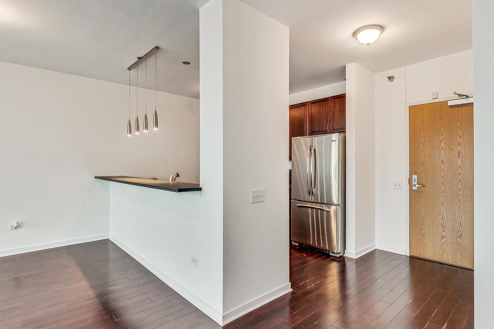 757 N Orleans Street Unit: 1203