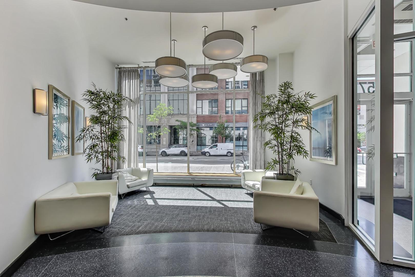 757 N Orleans Street Unit: 1203