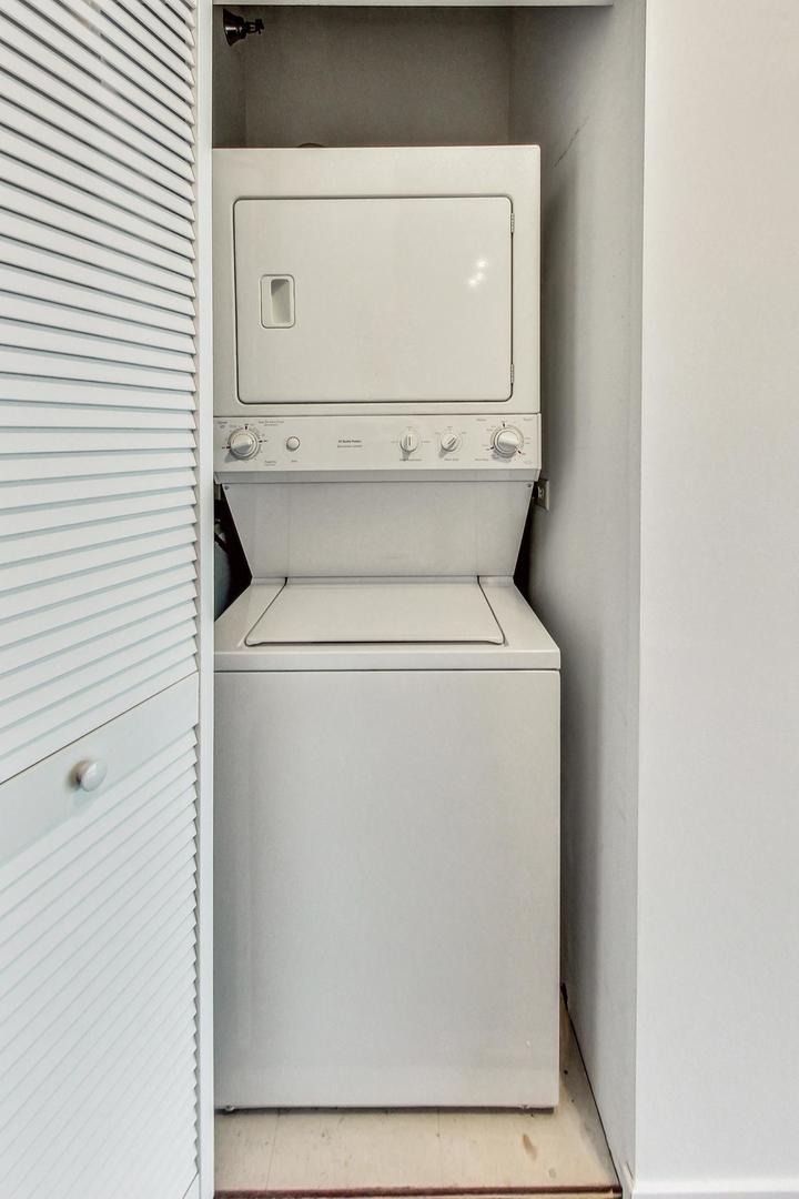 757 N Orleans Street Unit: 1203