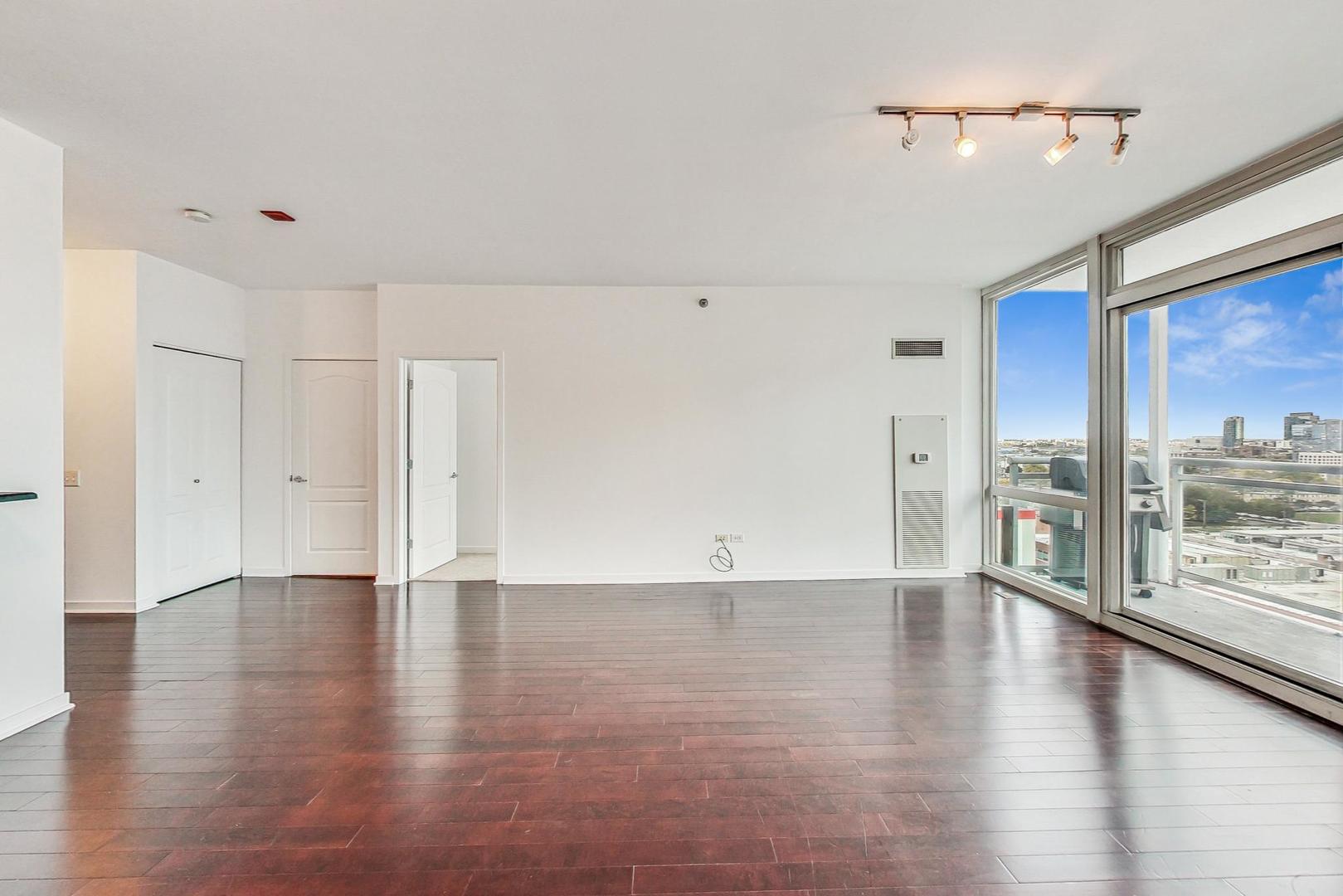 757 N Orleans Street Unit: 1203