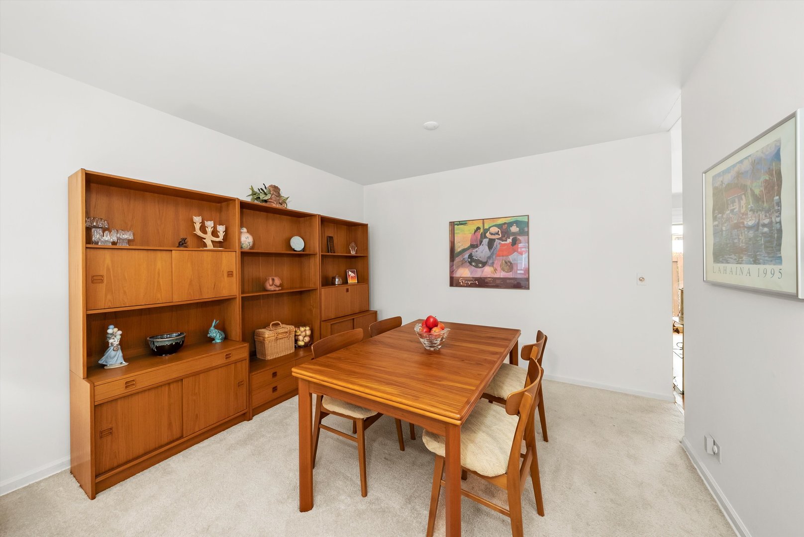 2331 W Greenleaf Avenue