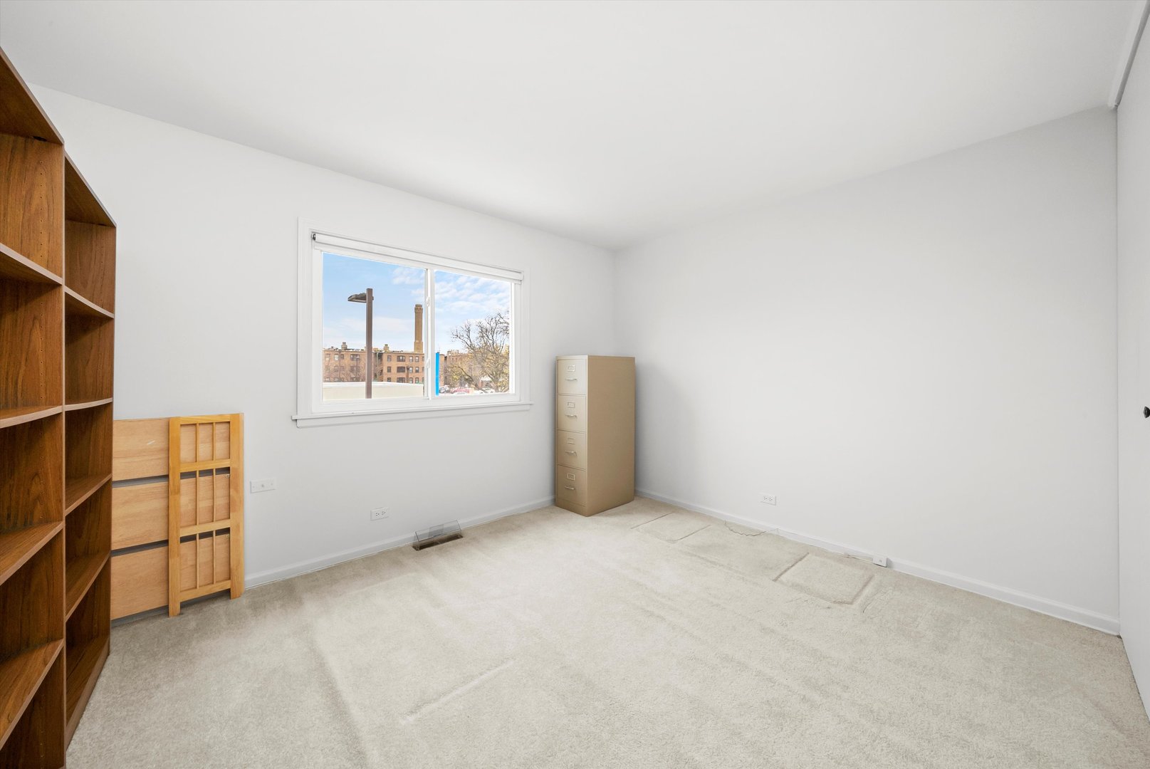 2331 W Greenleaf Avenue