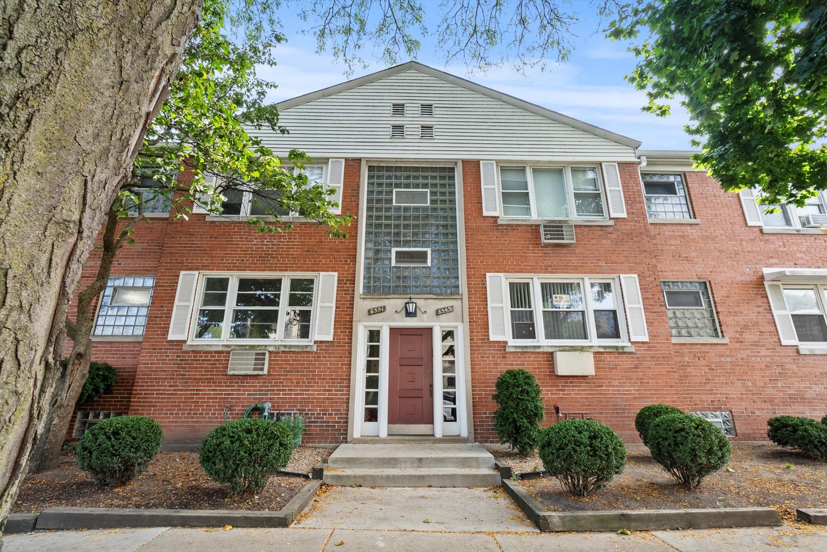 6551 N Damen Avenue Unit: 1